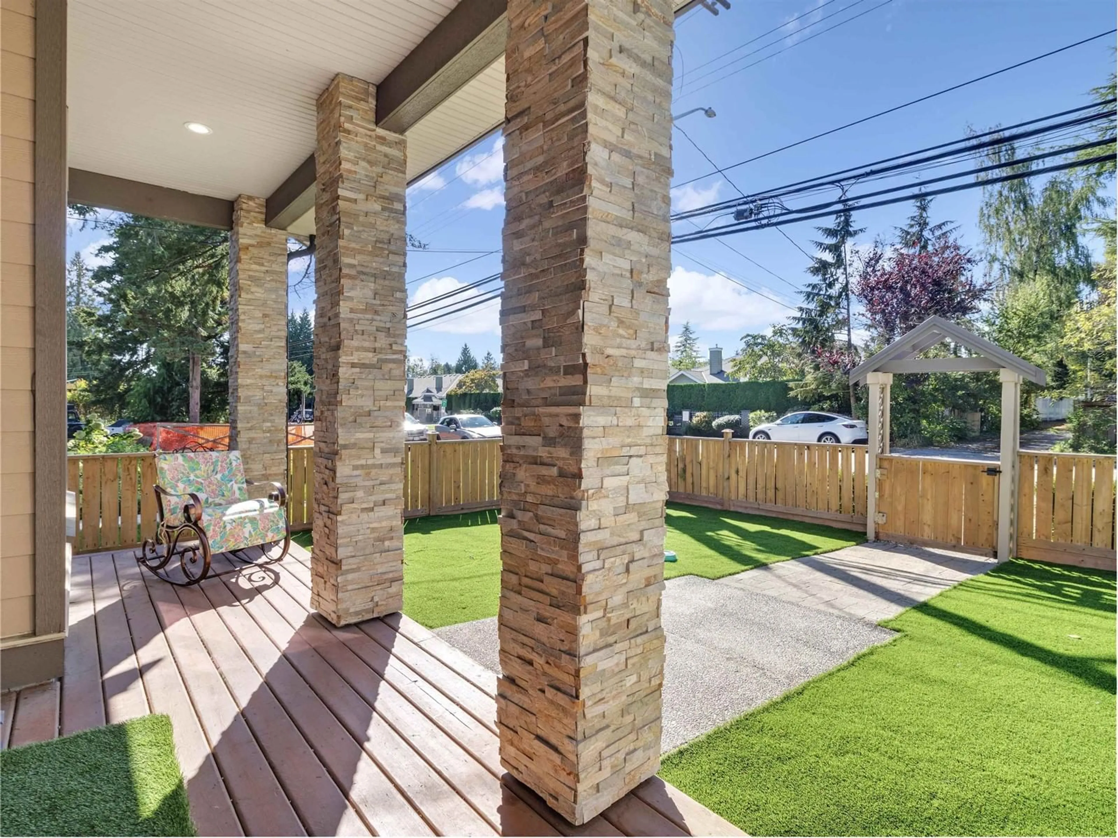 Patio, street for 1748 140 STREET, Surrey British Columbia V4A4G9