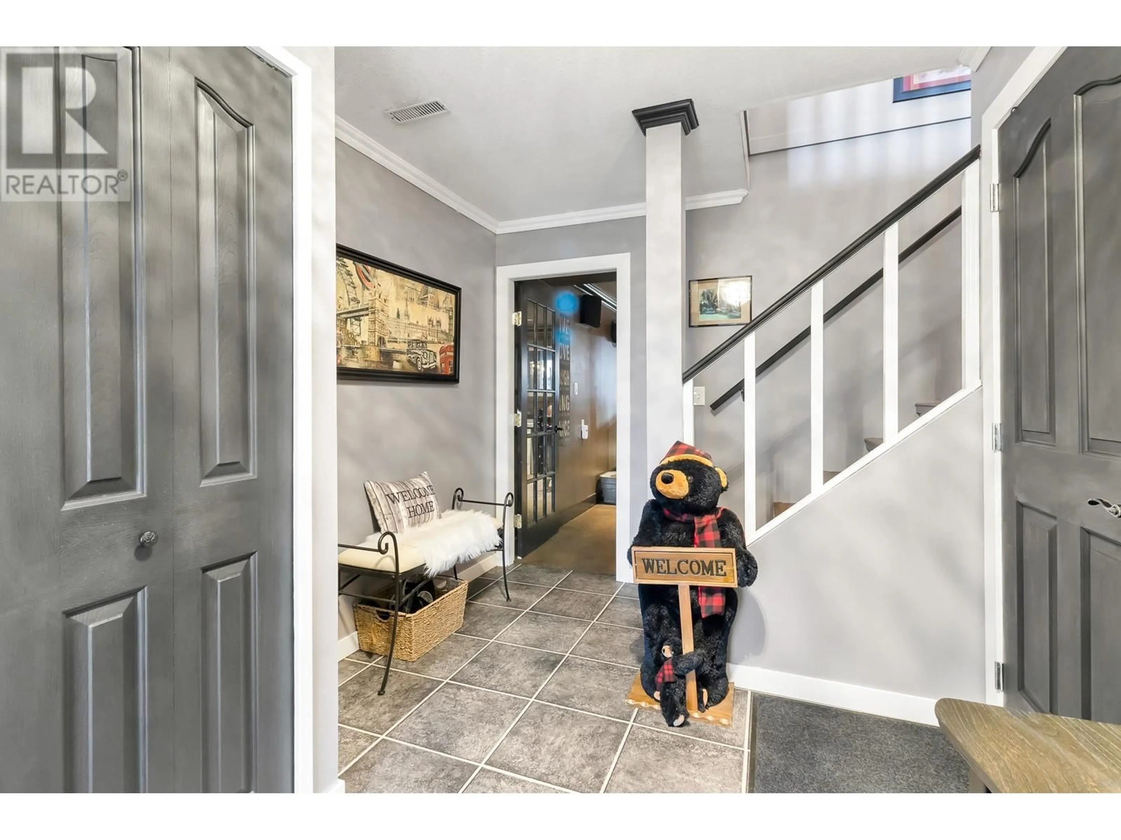 Indoor foyer for 20286 116B AVENUE, Maple Ridge British Columbia V2X0C9