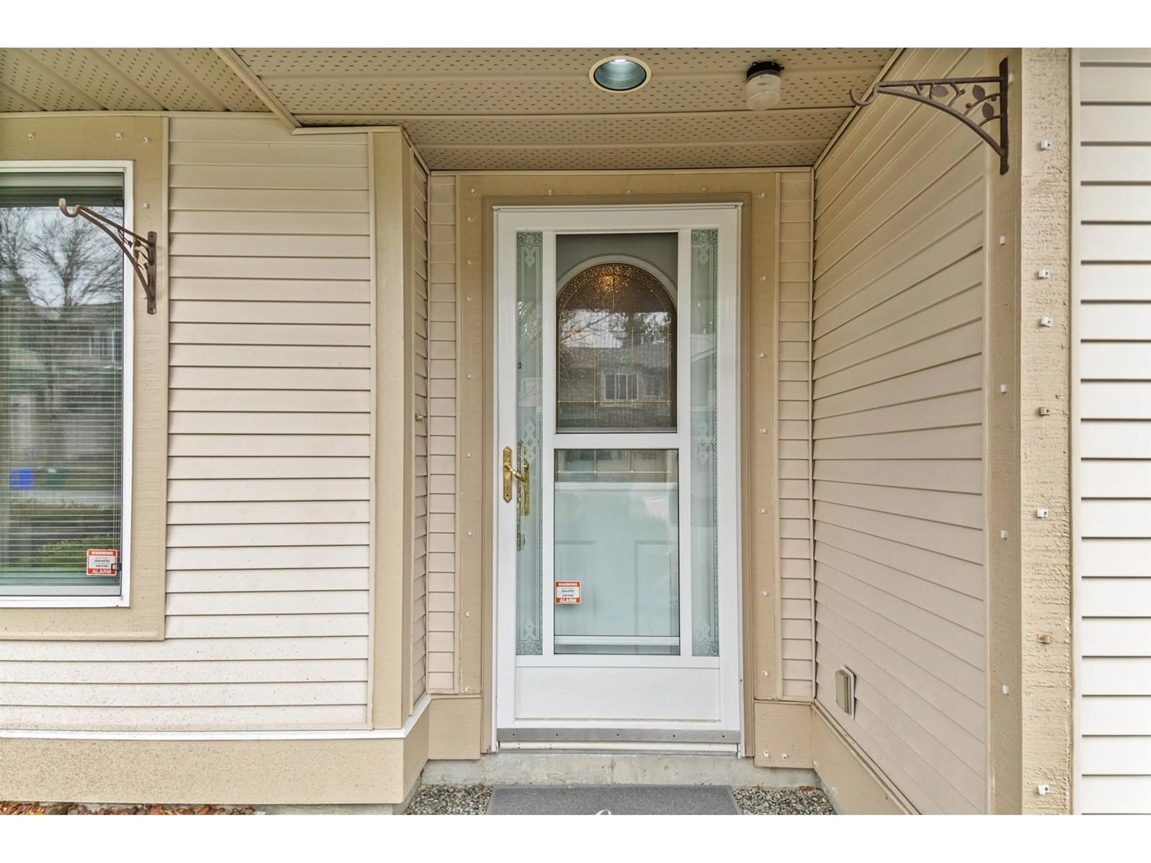 Indoor entryway for 276 13888 70 AVENUE, Surrey British Columbia V3W0R8