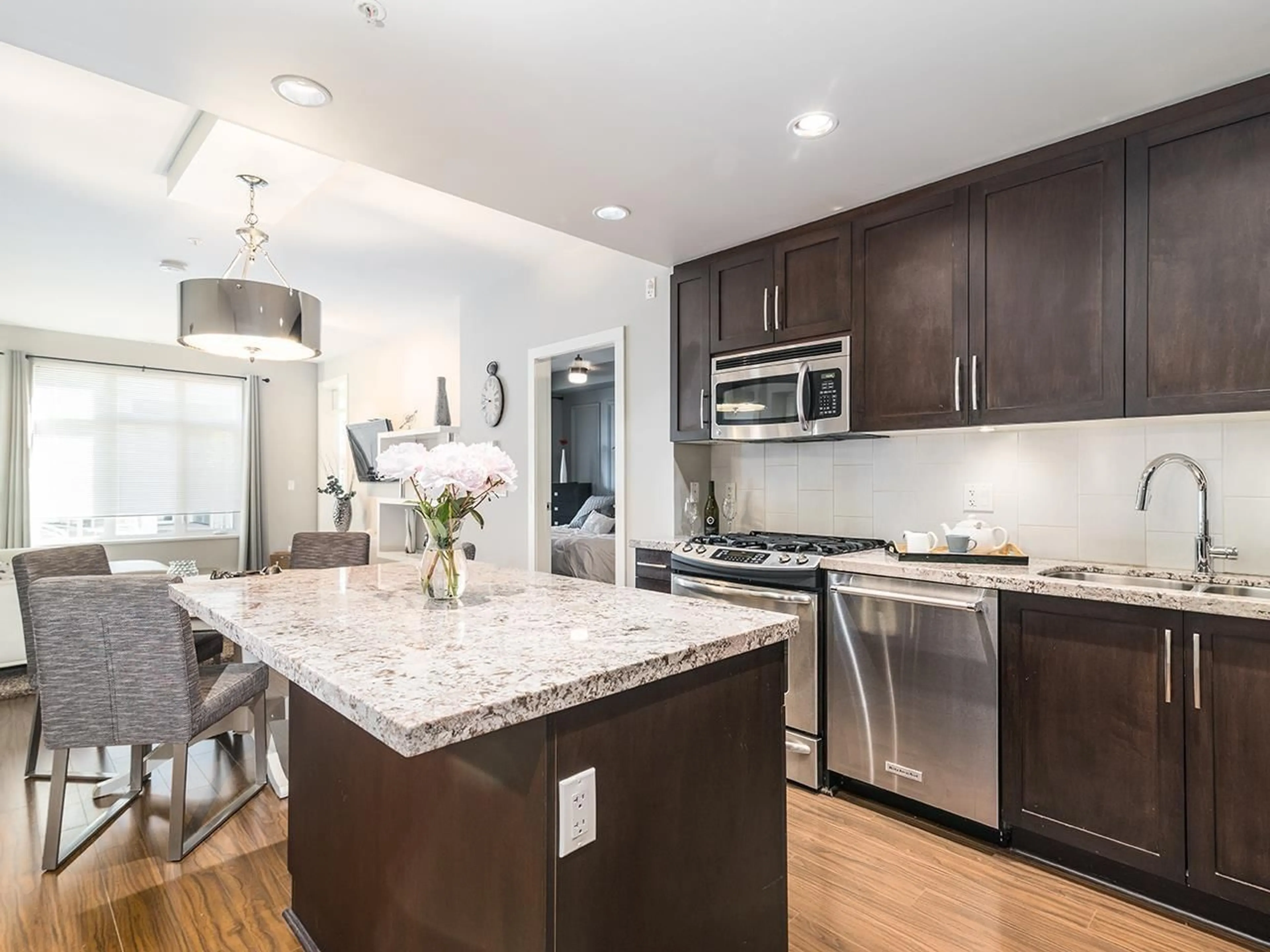 Open concept kitchen, unknown for 115 15428 31 AVENUE, Surrey British Columbia V3S3W4