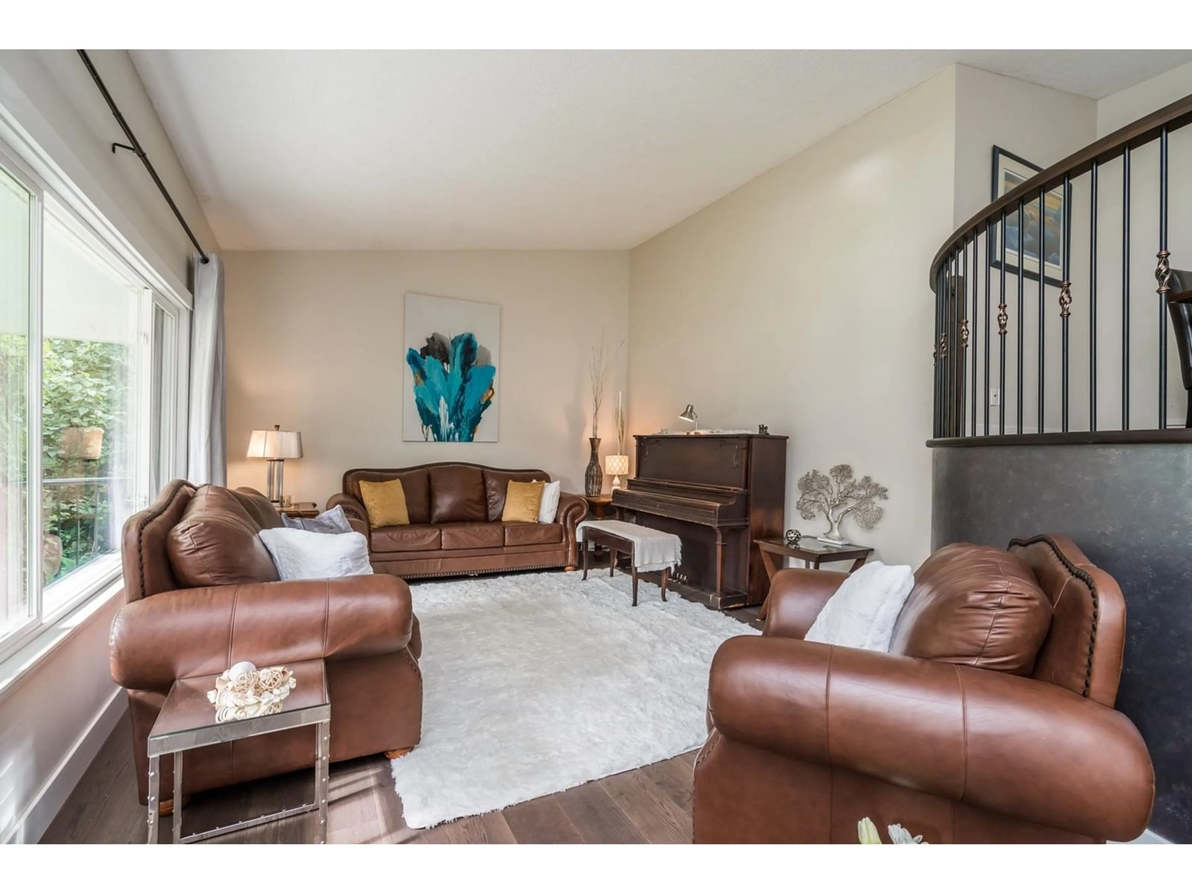 Living room with furniture, unknown for 2540 BIRCH STREET, Abbotsford British Columbia V2S4H8