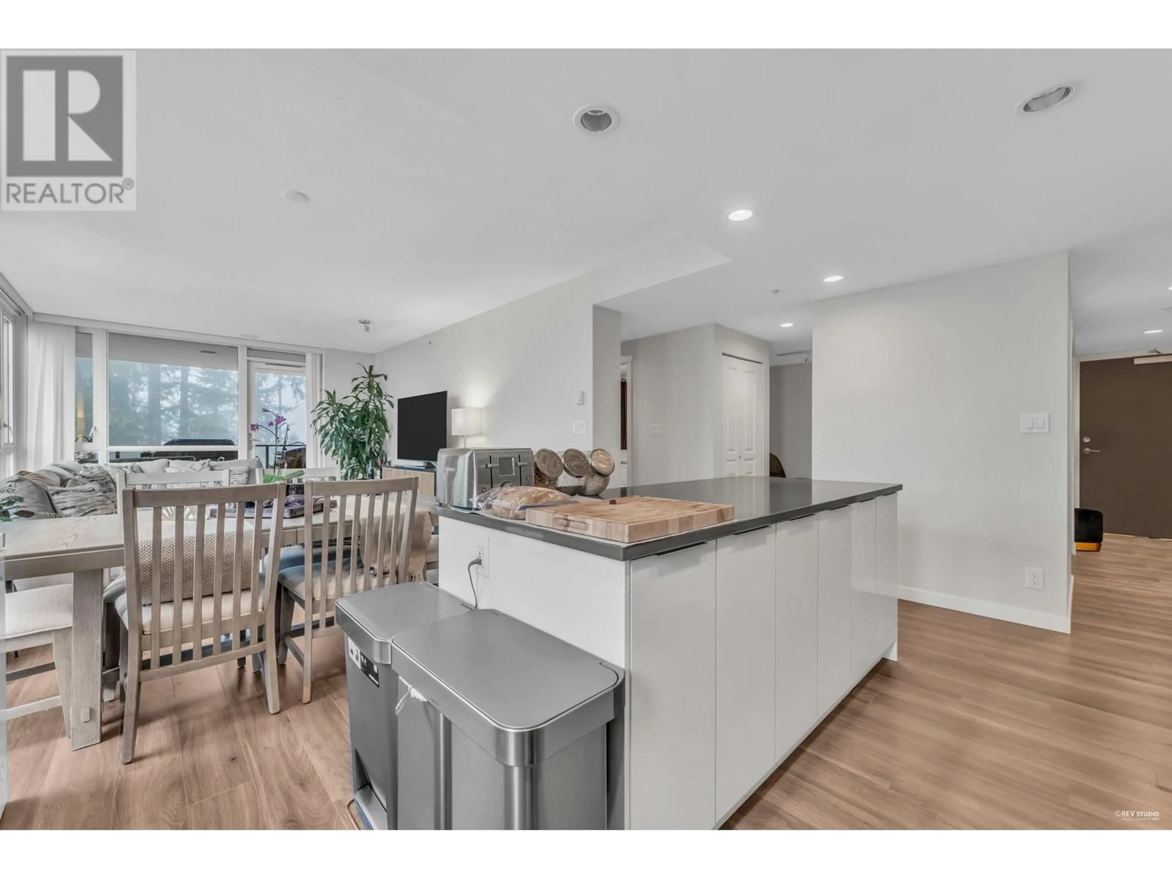 Open concept kitchen, unknown for 504 3096 WINDSOR GATE, Coquitlam British Columbia V3B0P4