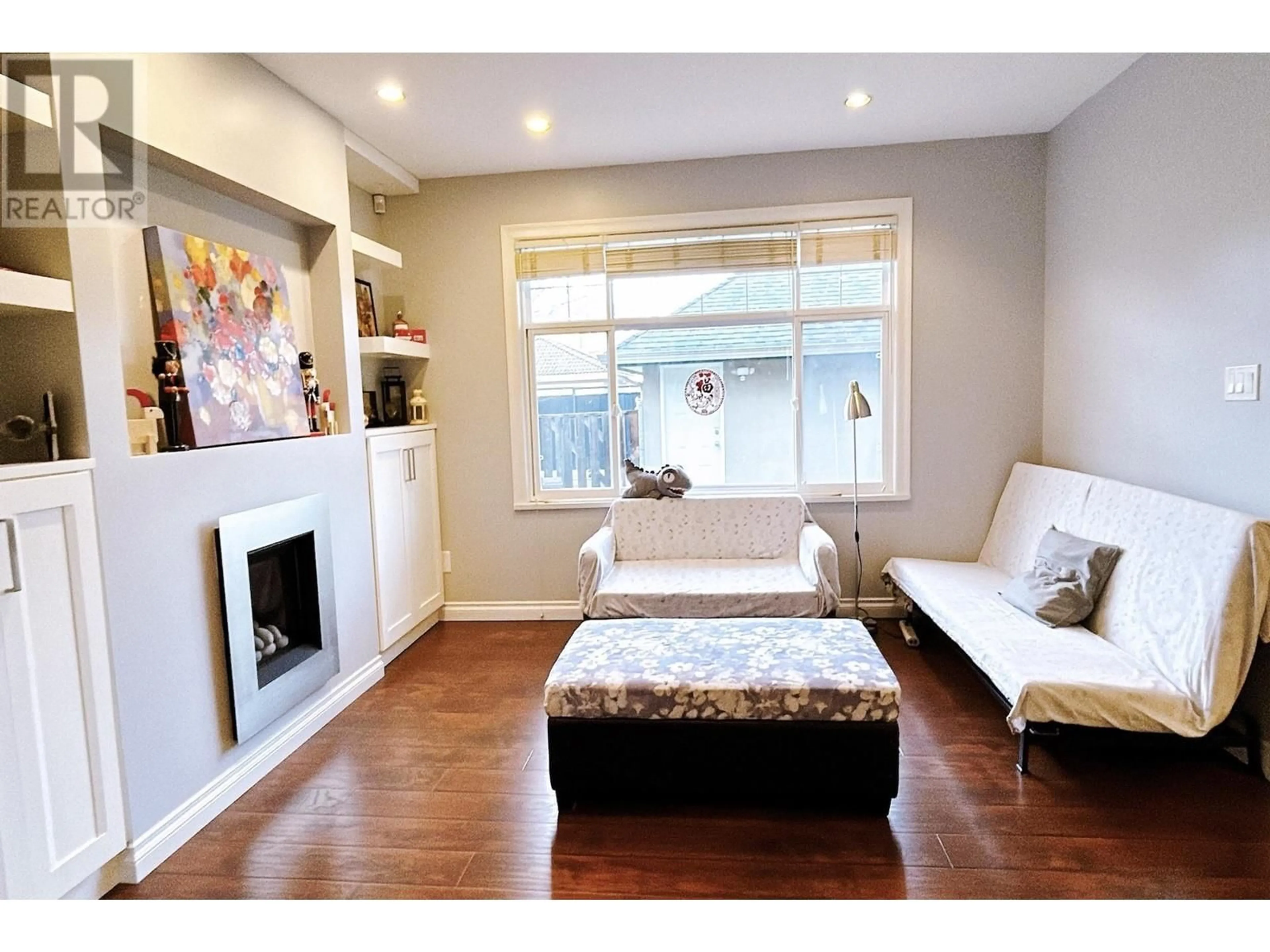 Living room with furniture, wood/laminate floor for 4361 ALBERT STREET, Burnaby British Columbia V5C2E9