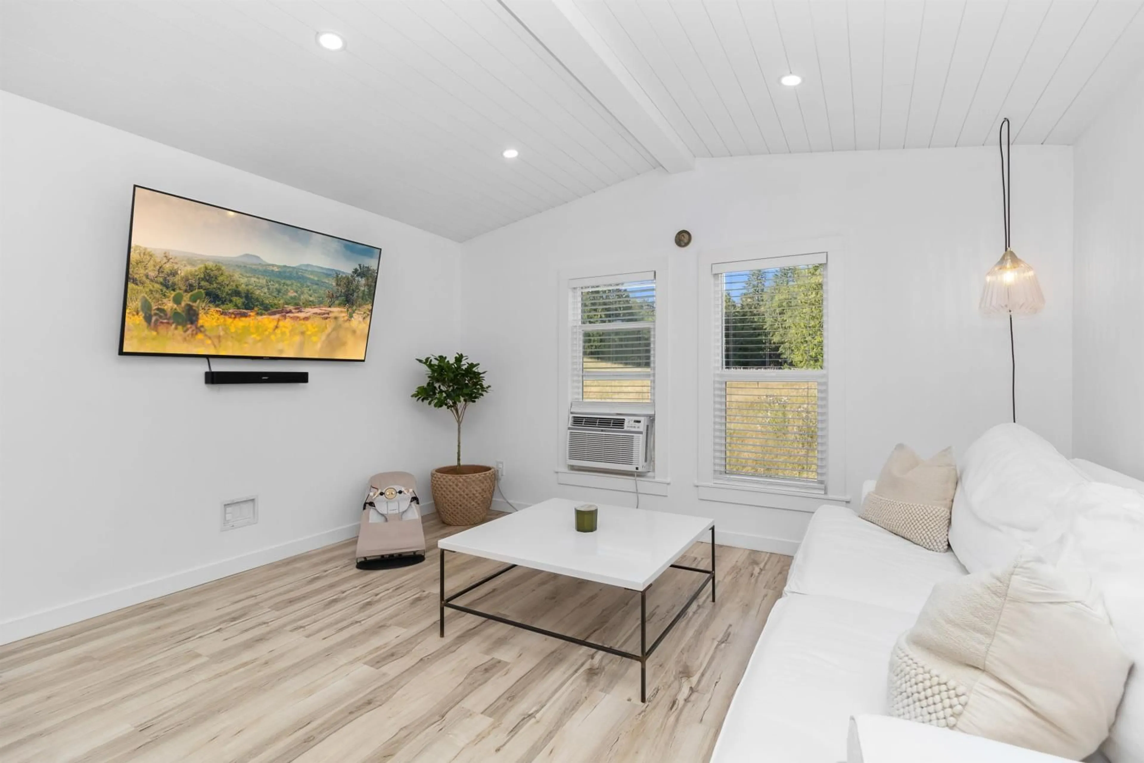 Living room with furniture, unknown for 4671 SHERLAW ROAD, Chilliwack British Columbia V4Z1H3