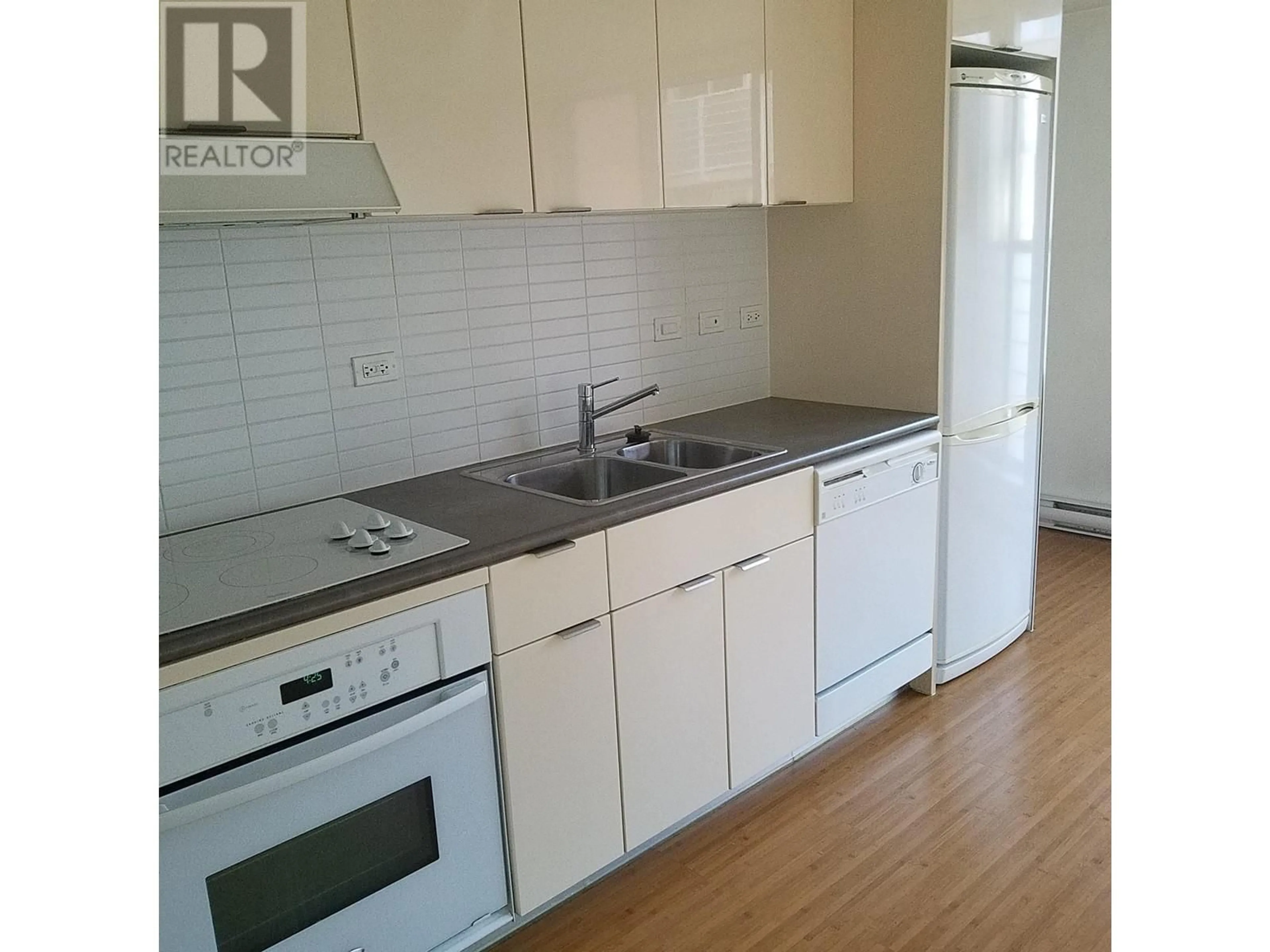 Standard kitchen, wood/laminate floor for 816 168 POWELL STREET, Vancouver British Columbia V6A0B2