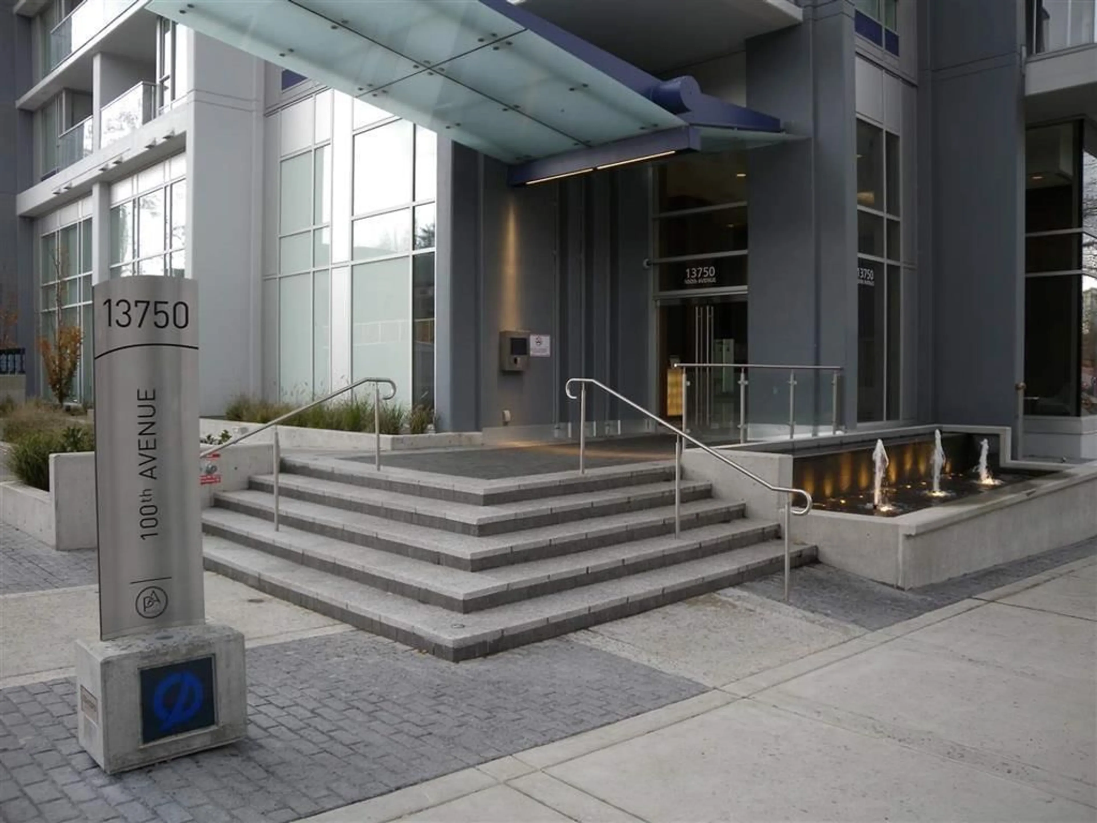 Indoor foyer for 2311 - 13750 100, Surrey British Columbia V3T0L3