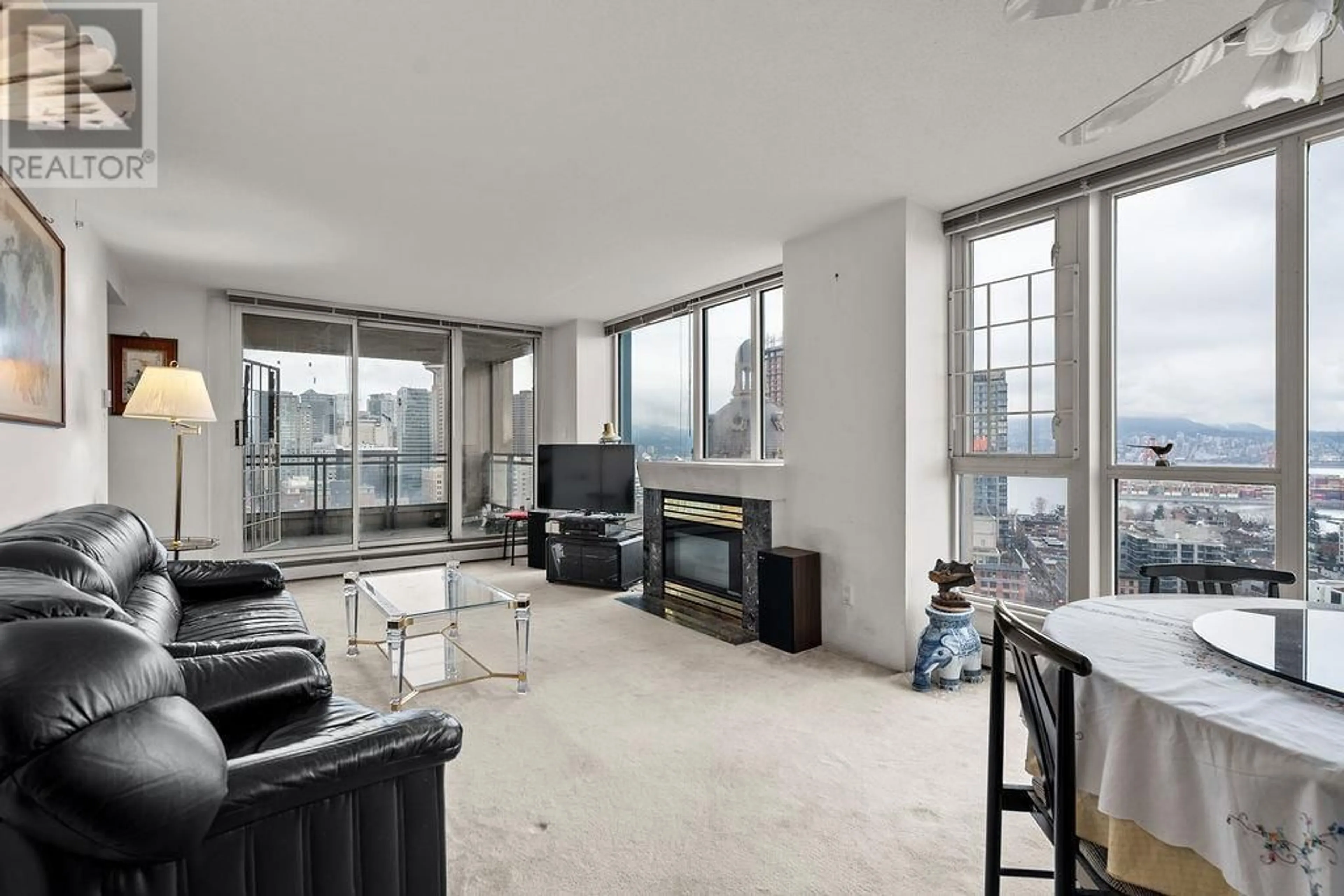 Living room with furniture, unknown for 2302 - 183 KEEFER PLACE, Vancouver British Columbia V6B6B9