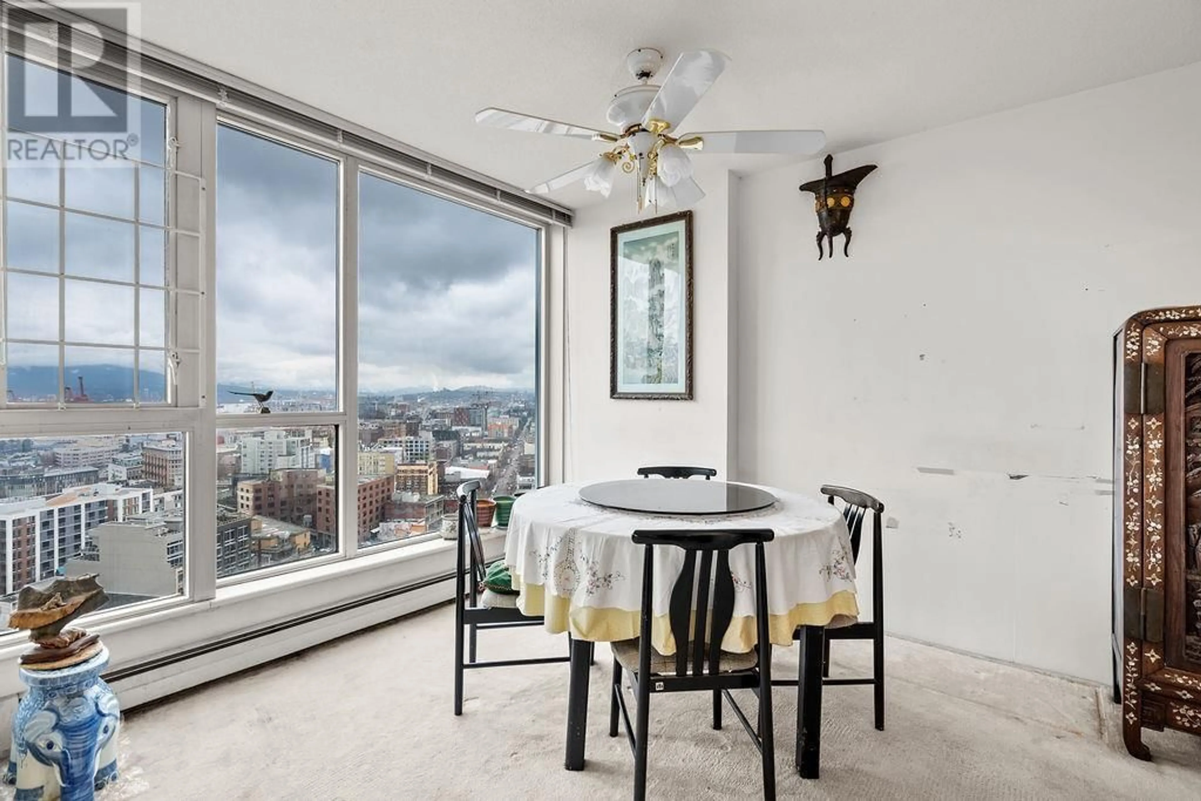 Dining room, unknown for 2302 183 KEEFER PLACE, Vancouver British Columbia V6B6B9