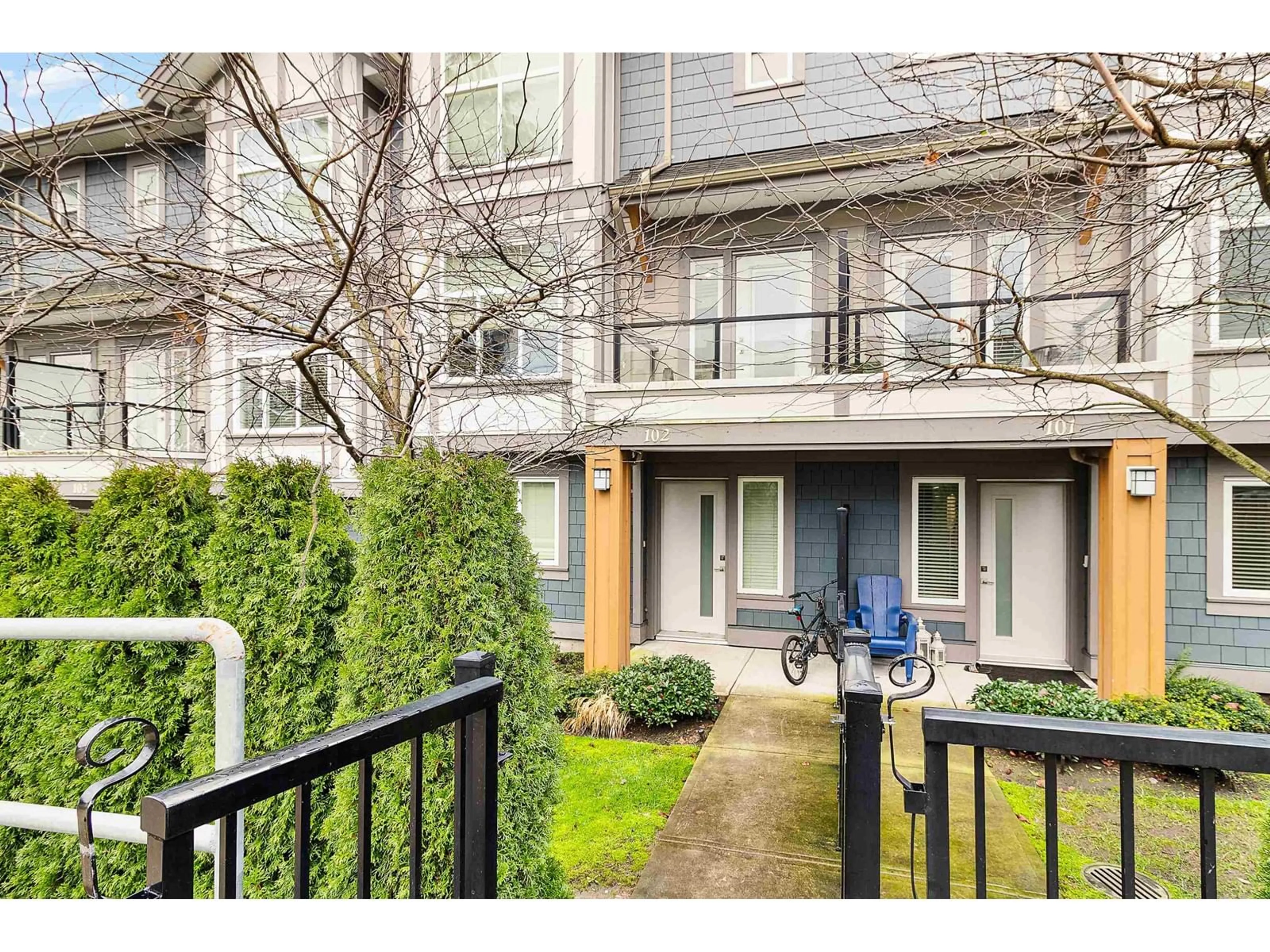 Patio, street for 102 15170 60 AVENUE, Surrey British Columbia V3S0A3