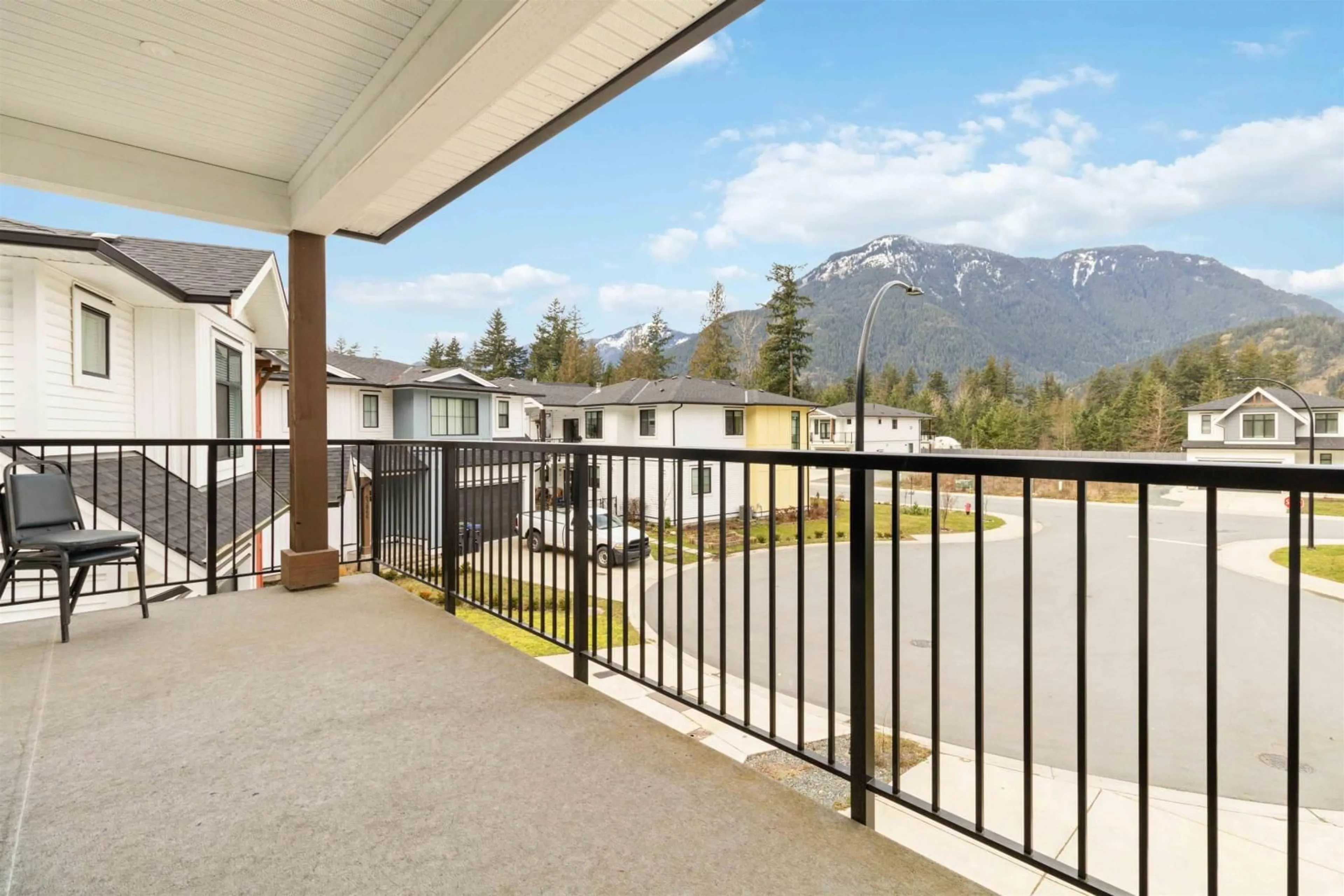 Patio, mountain view for 63886 BEECH AVENUE|Hope, Hope British Columbia V0X1L2