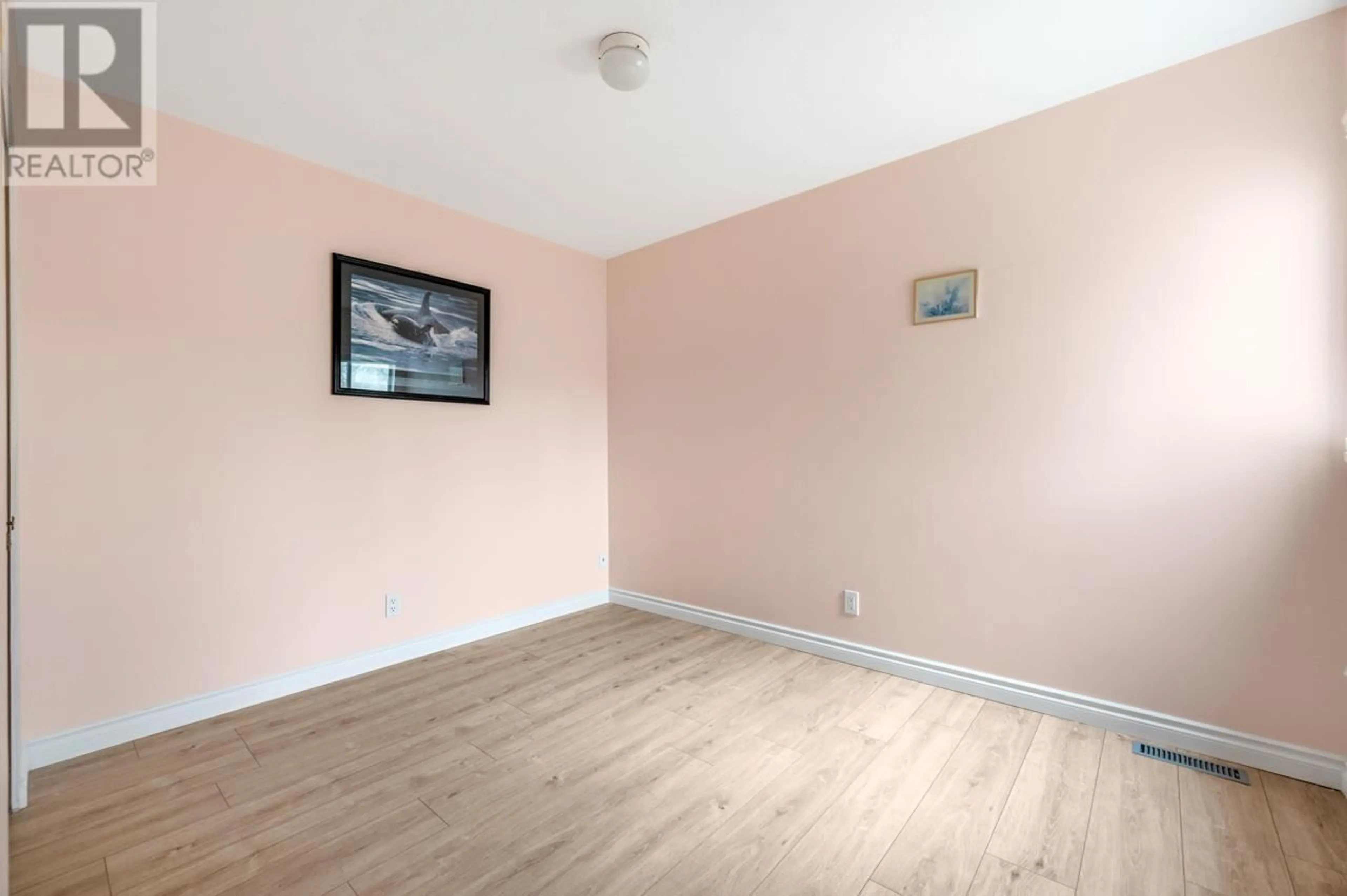 A pic of a room for 4 7188 EDMONDS STREET, Burnaby British Columbia V3N4X6