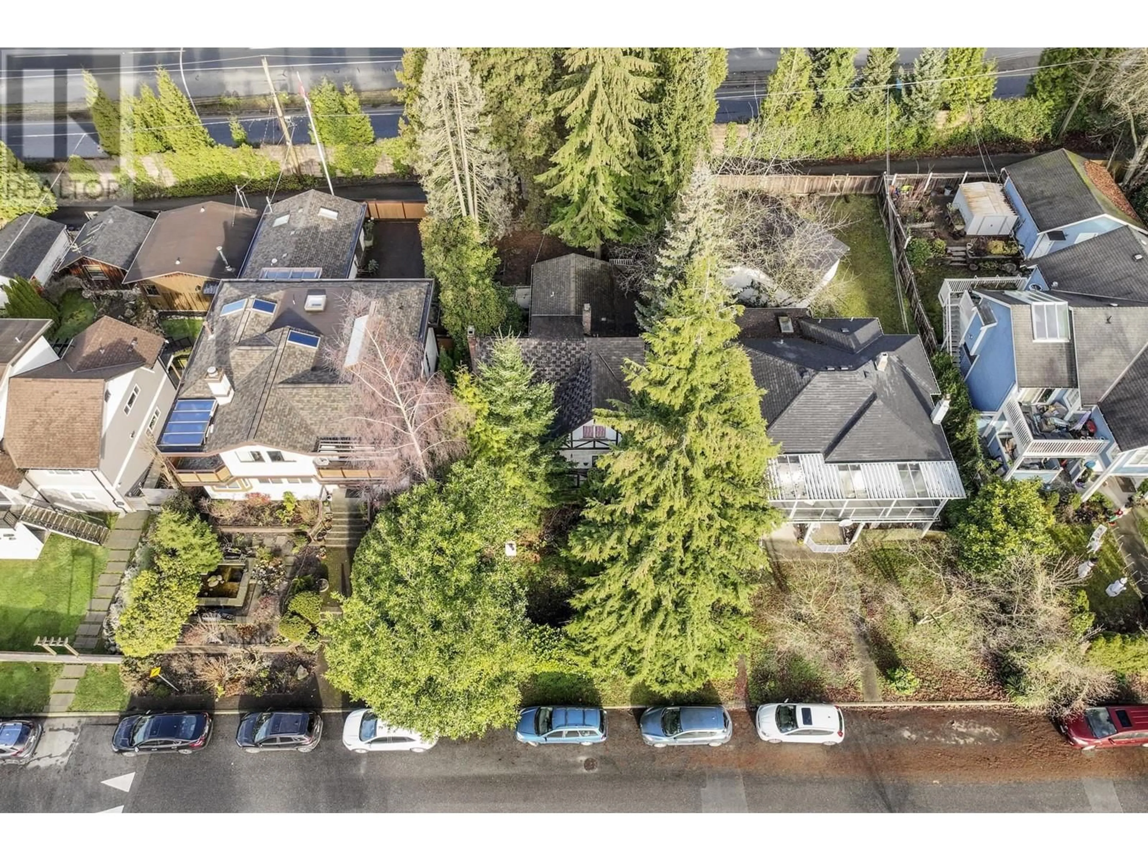 A pic from outside/outdoor area/front of a property/back of a property/a pic from drone, forest/trees view for 234 E 24TH STREET, North Vancouver British Columbia V7L3E7