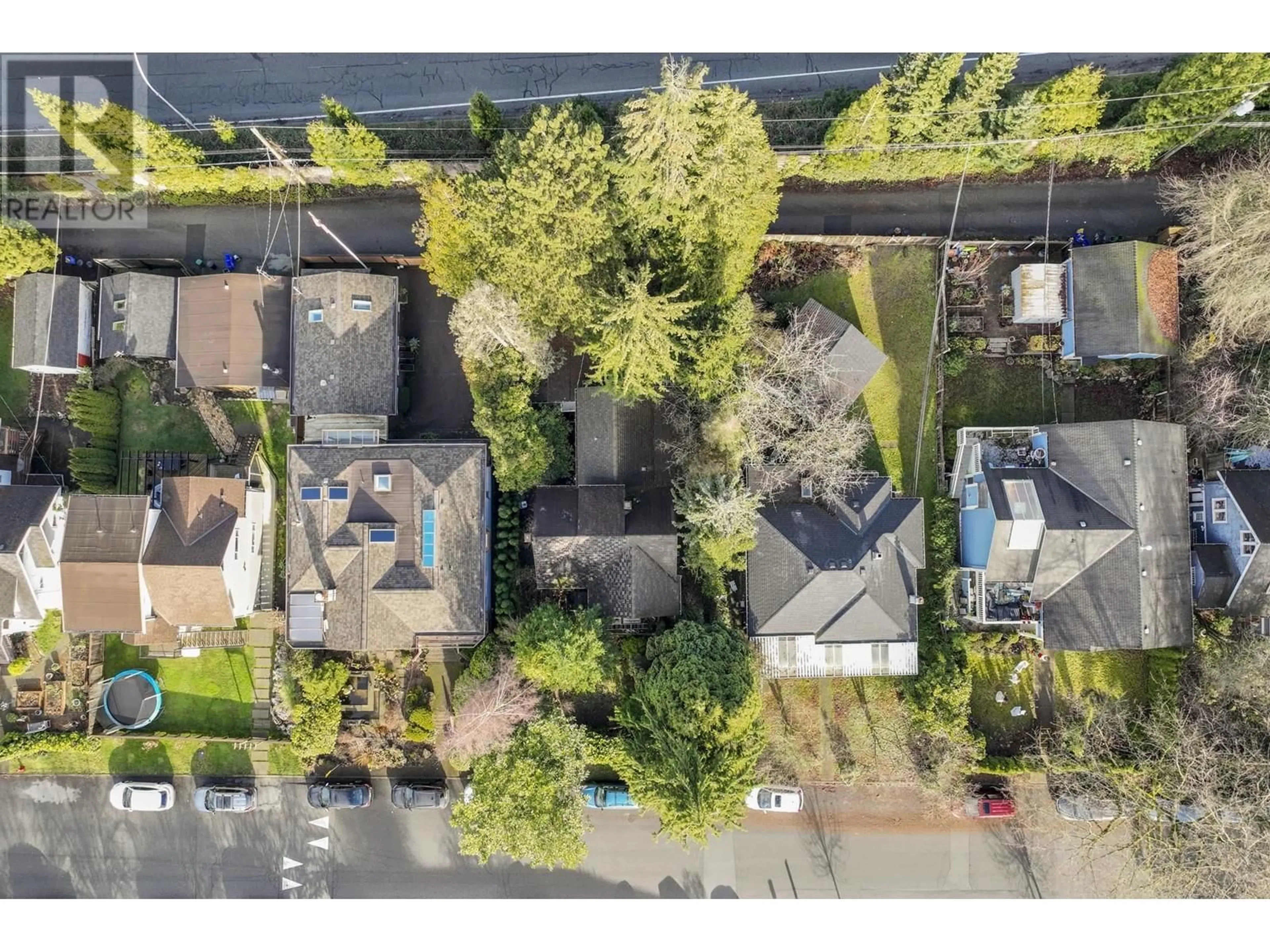 A pic from outside/outdoor area/front of a property/back of a property/a pic from drone, street for 234 E 24TH STREET, North Vancouver British Columbia V7L3E7