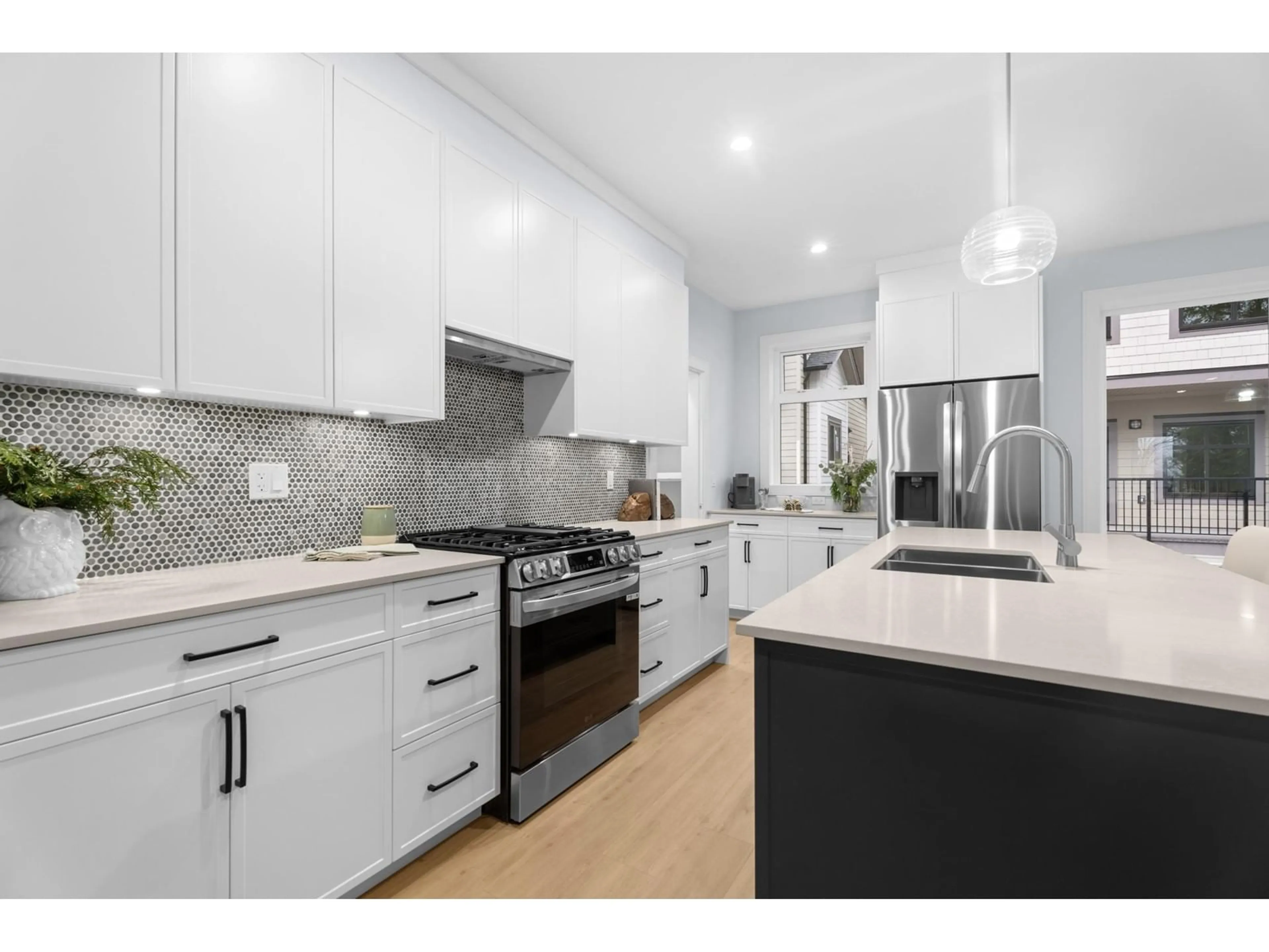 Contemporary kitchen, ceramic/tile floor for 30 9688 182A STREET, Surrey British Columbia V4N4J8