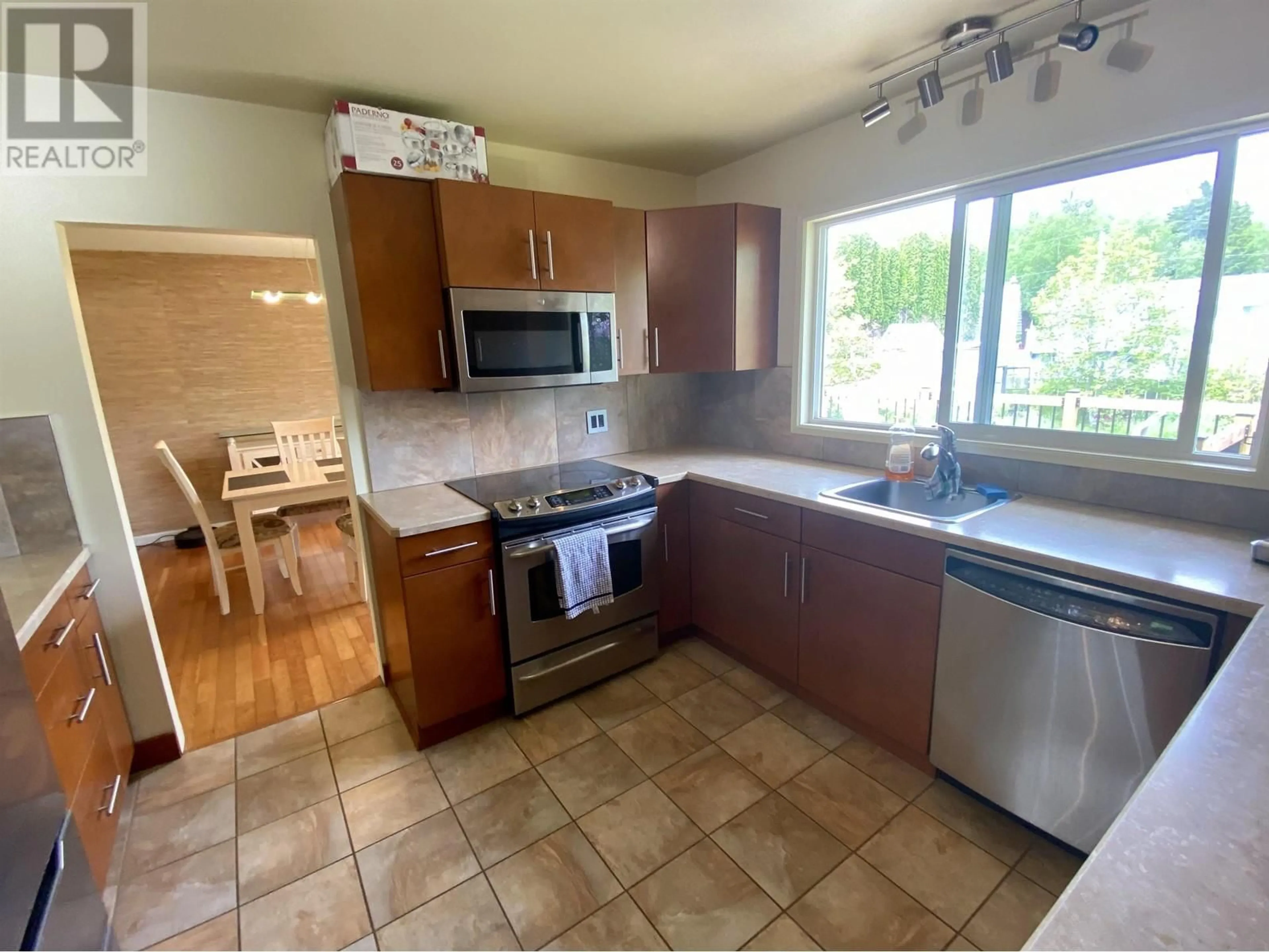 Standard kitchen, ceramic/tile floor for 4724 TUCK AVENUE, Terrace British Columbia V8G2G5