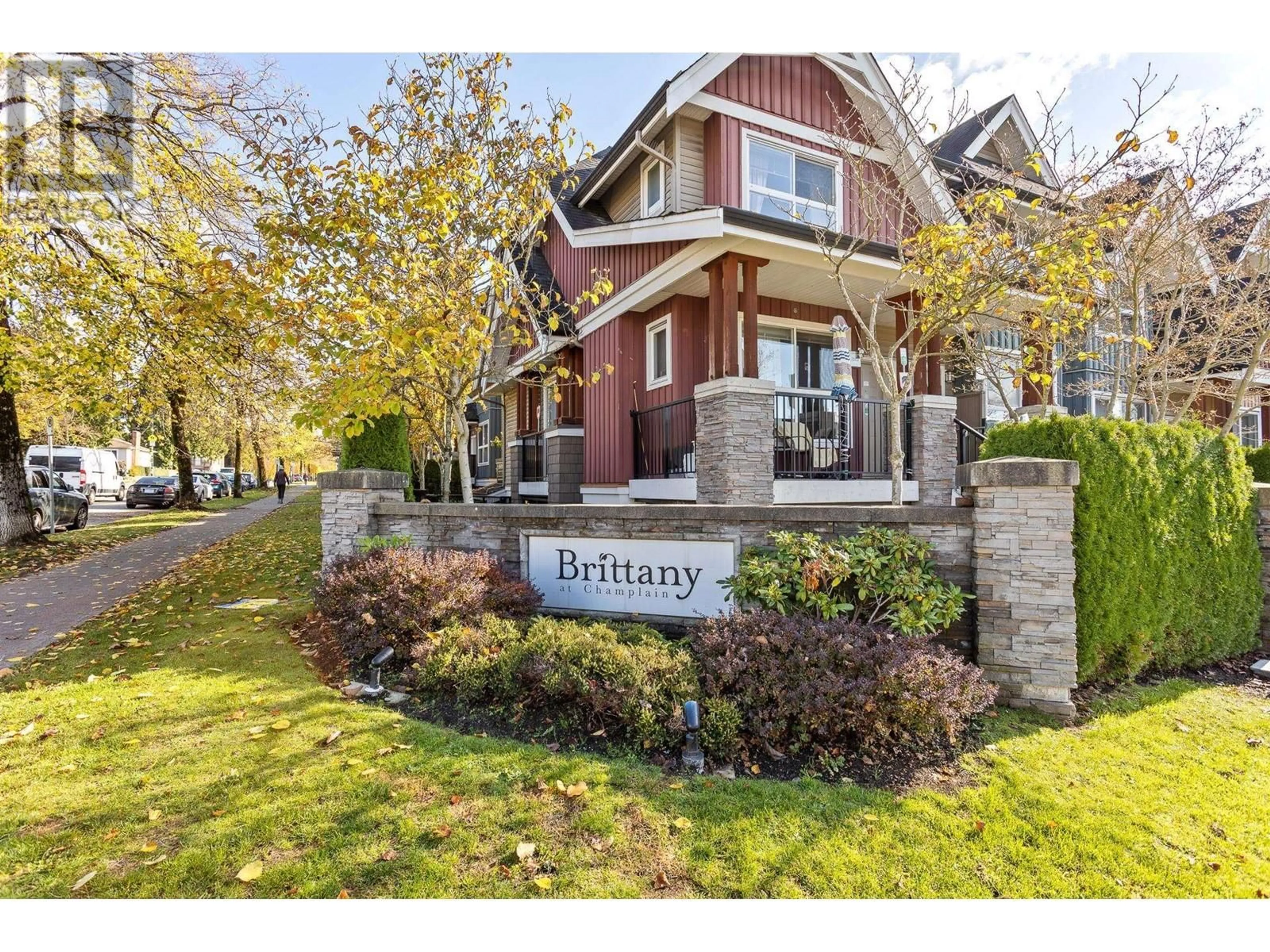 Indoor entryway for 12 3298 E 54TH AVENUE, Vancouver British Columbia V5S0A1