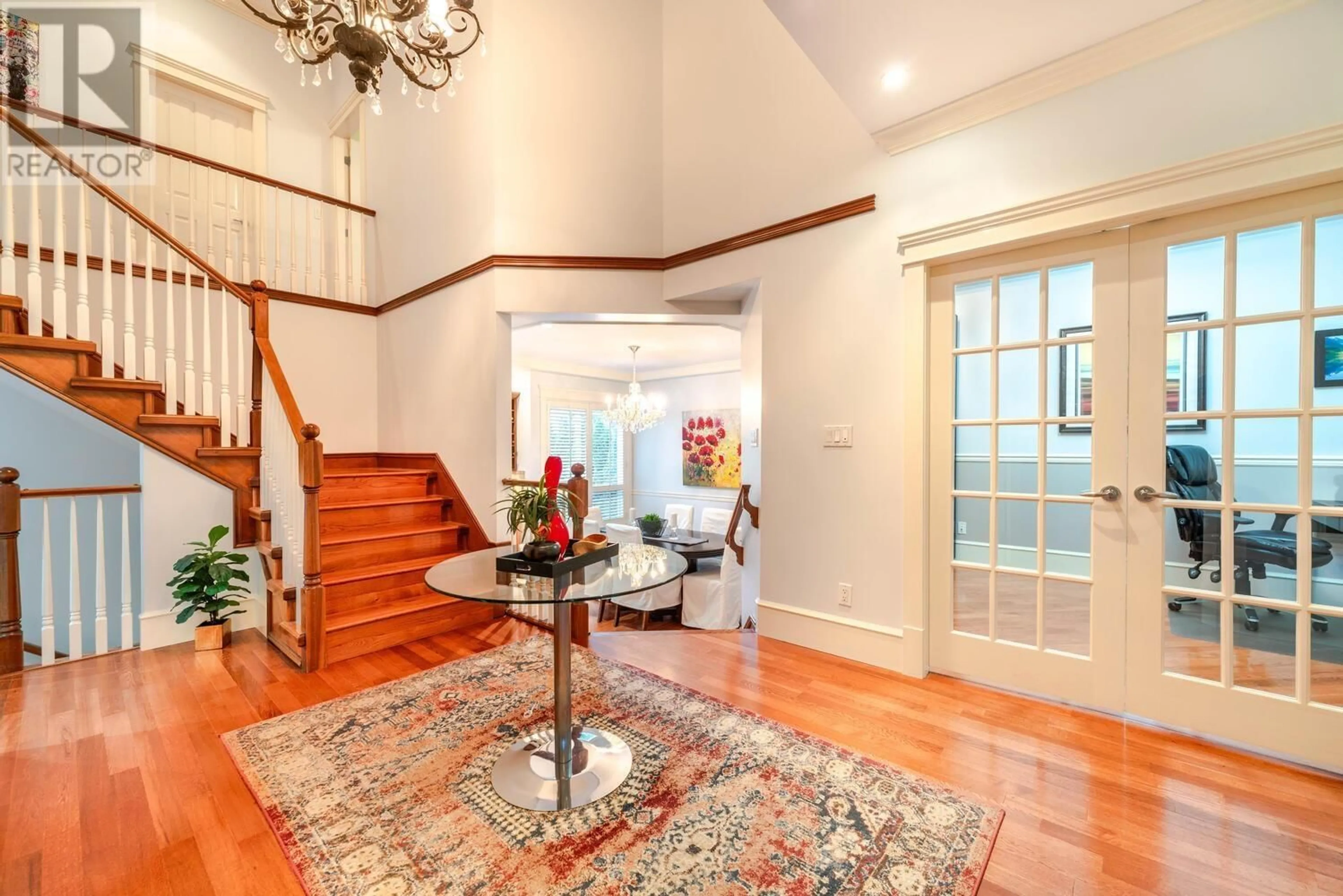 Indoor foyer for 1630 LAWSON AVENUE, West Vancouver British Columbia V7V2C9