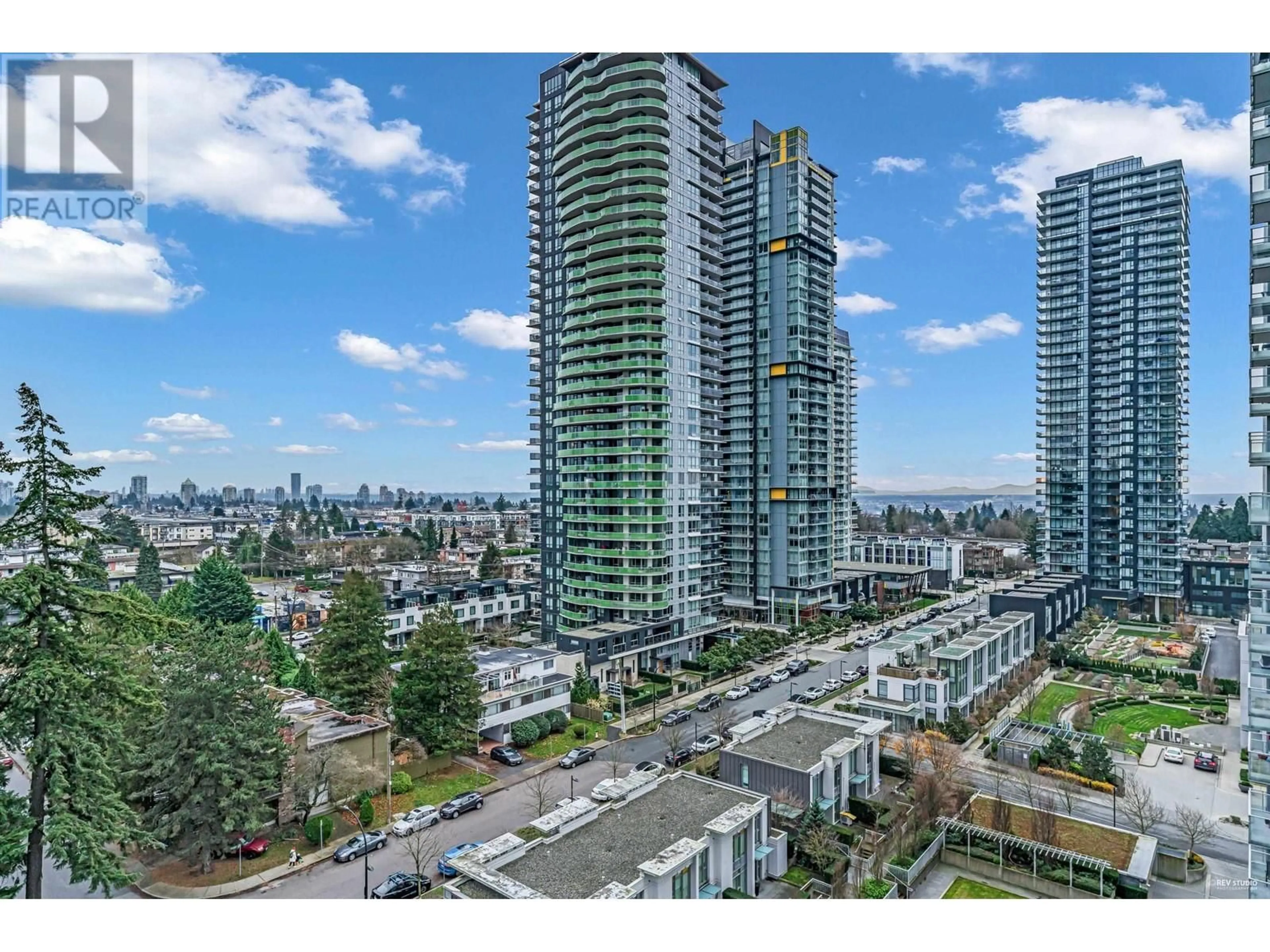 A pic from outside/outdoor area/front of a property/back of a property/a pic from drone, city buildings view from balcony for 1501 6538 NELSON AVENUE, Burnaby British Columbia V5H0G5