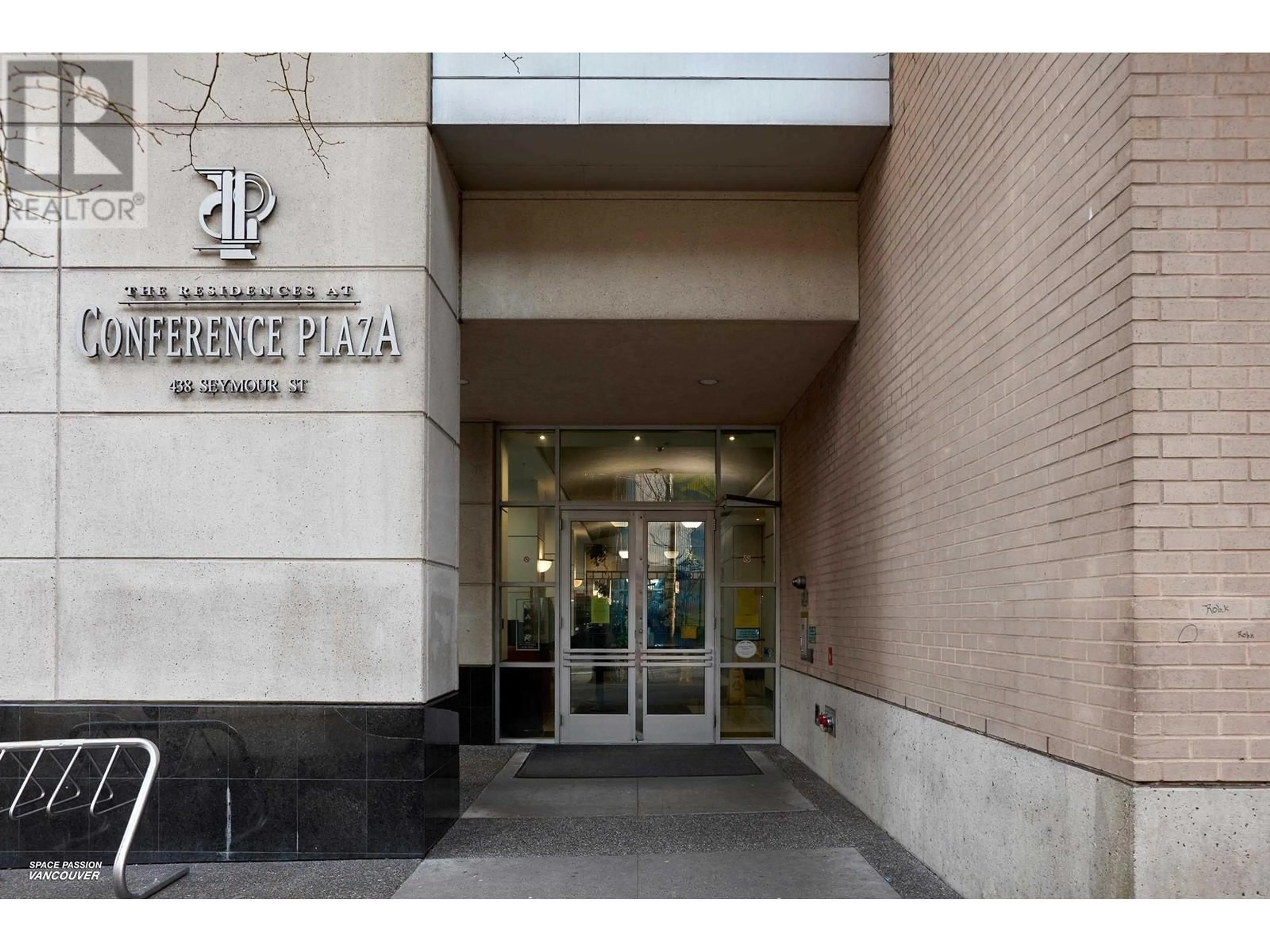 Indoor foyer for 2904 438 SEYMOUR STREET, Vancouver British Columbia V6B6H4