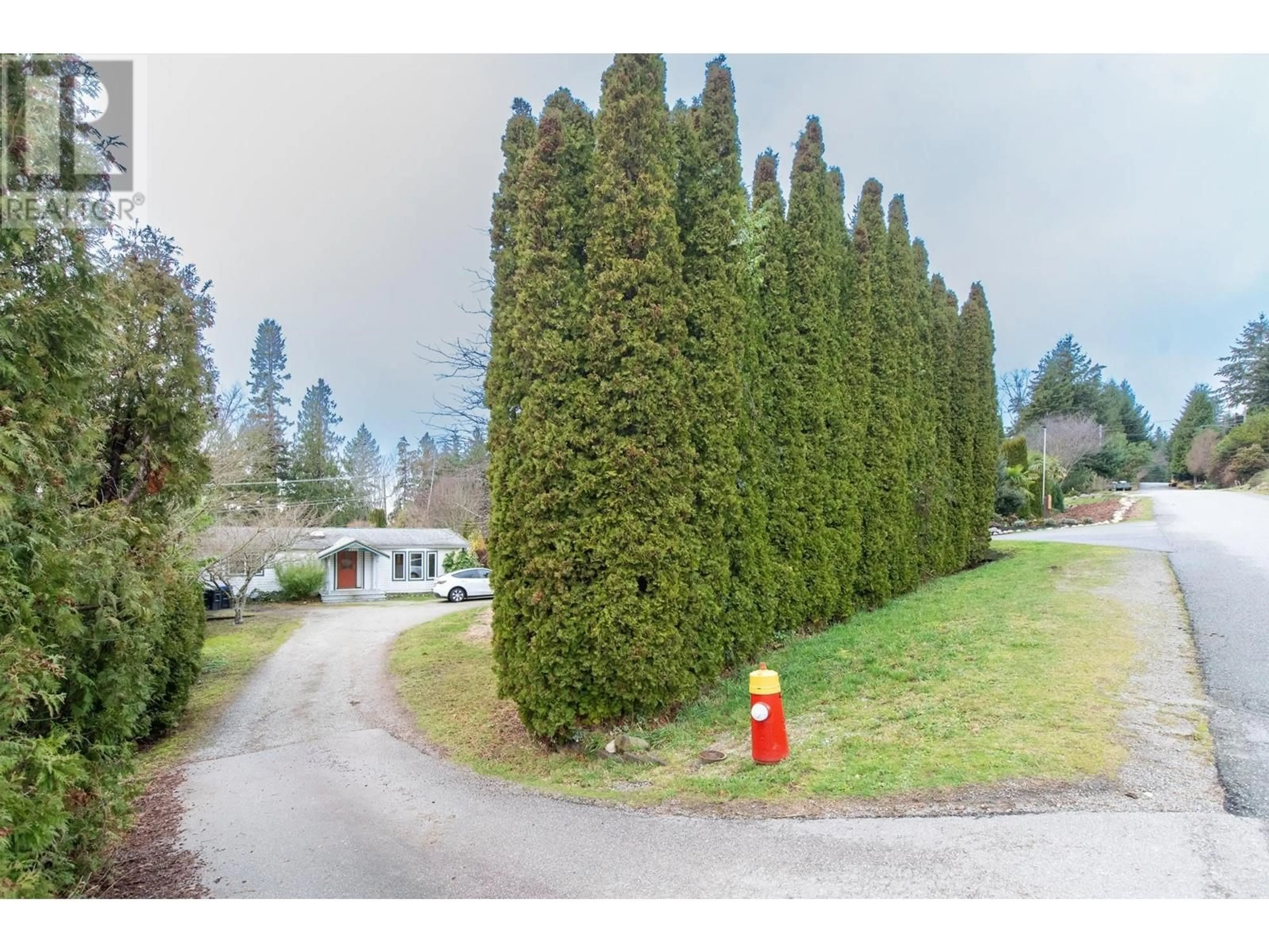 A pic from outside/outdoor area/front of a property/back of a property/a pic from drone, unknown for 4933 GEER ROAD, Sechelt British Columbia V7Z0B7