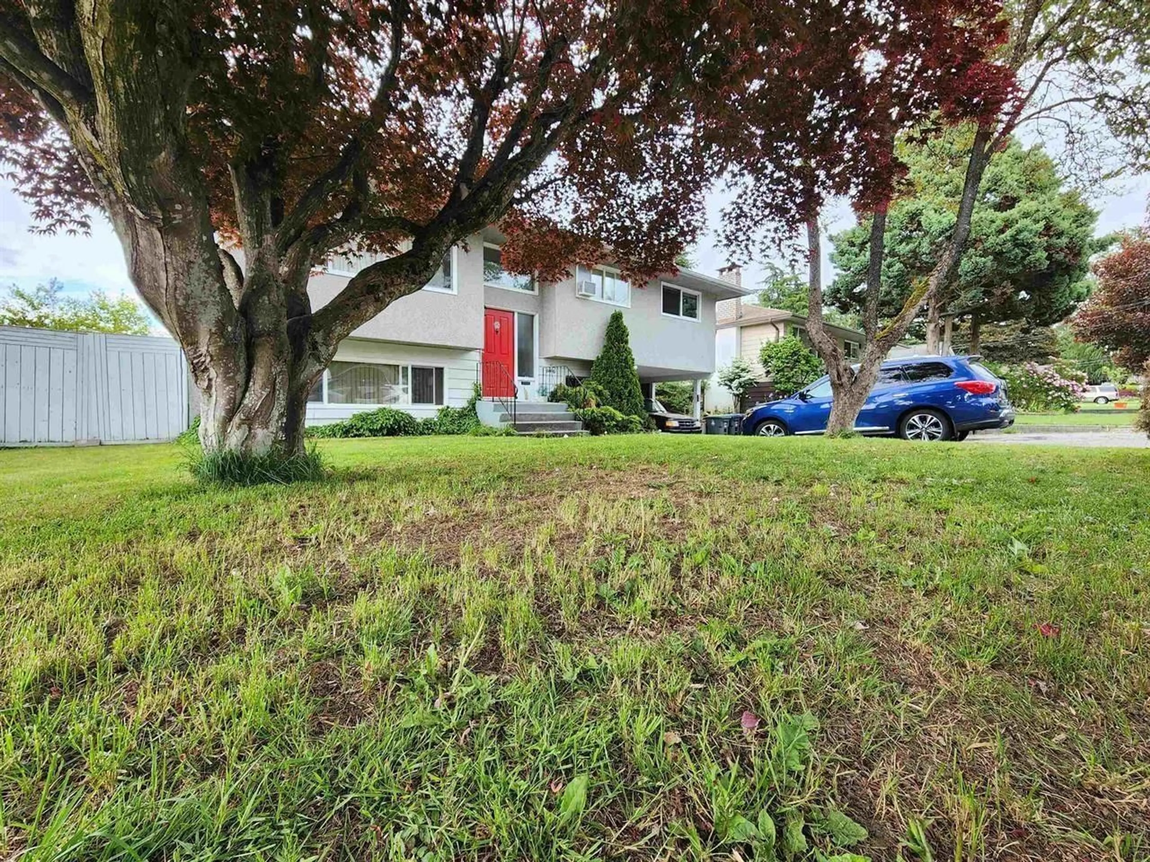 A pic from outside/outdoor area/front of a property/back of a property/a pic from drone, street for 14995 BLUEBIRD CRESCENT, Surrey British Columbia V3R4T8