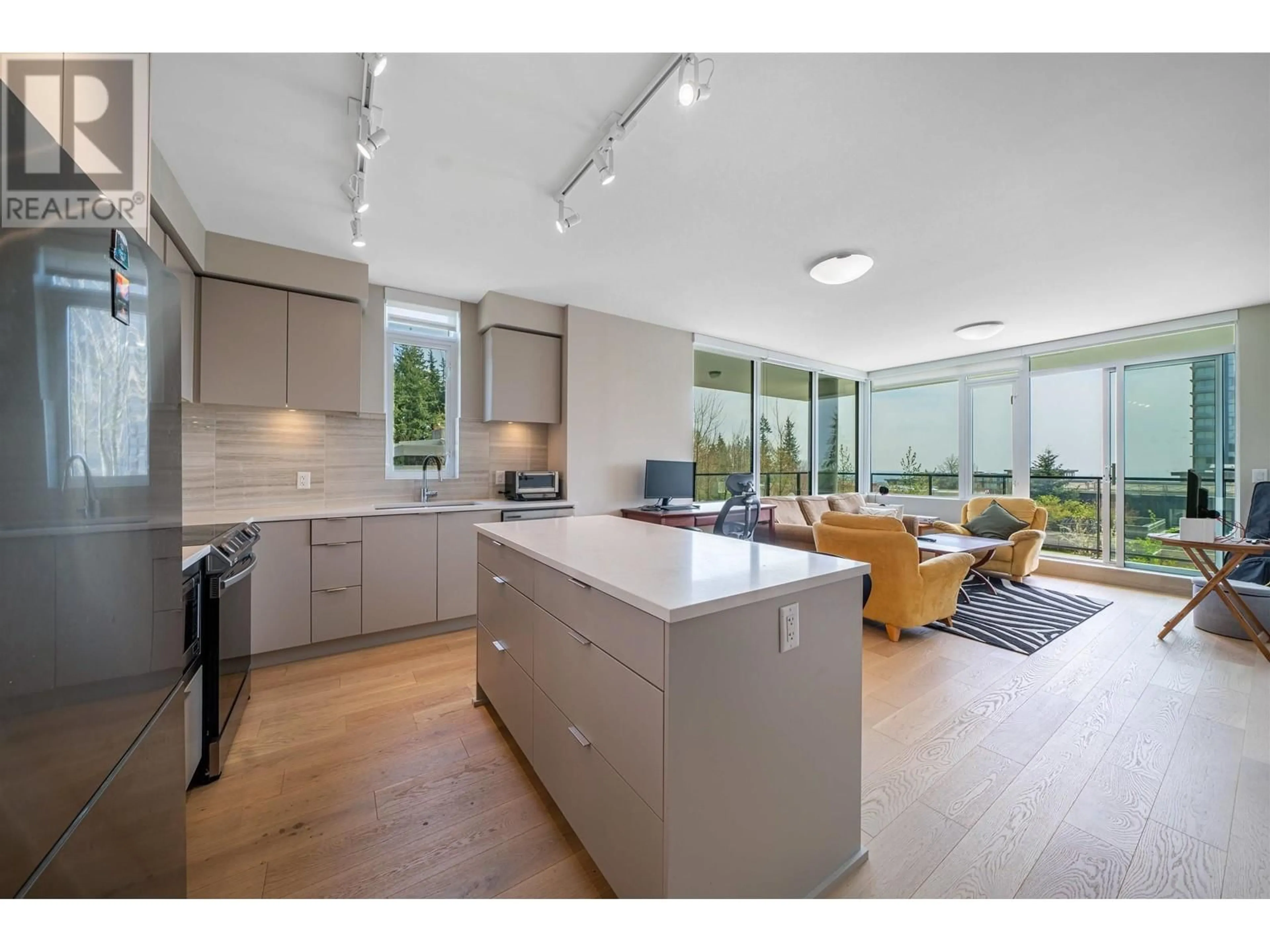 Open concept kitchen, unknown for 504 8761 UNIVERSITY CRESCENT, Burnaby British Columbia V5A4Y8