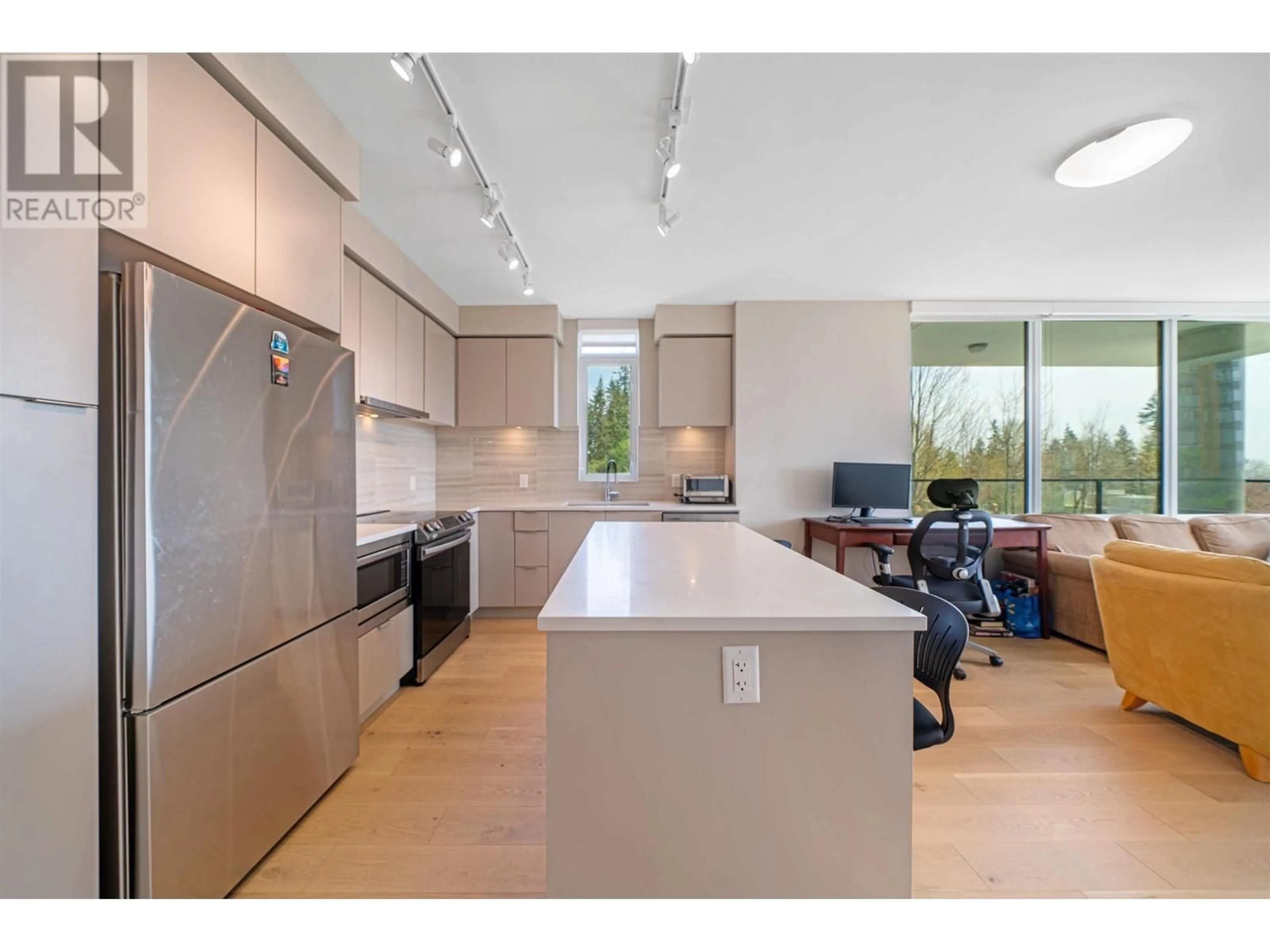 Open concept kitchen, unknown for 504 8761 UNIVERSITY CRESCENT, Burnaby British Columbia V5A4Y8