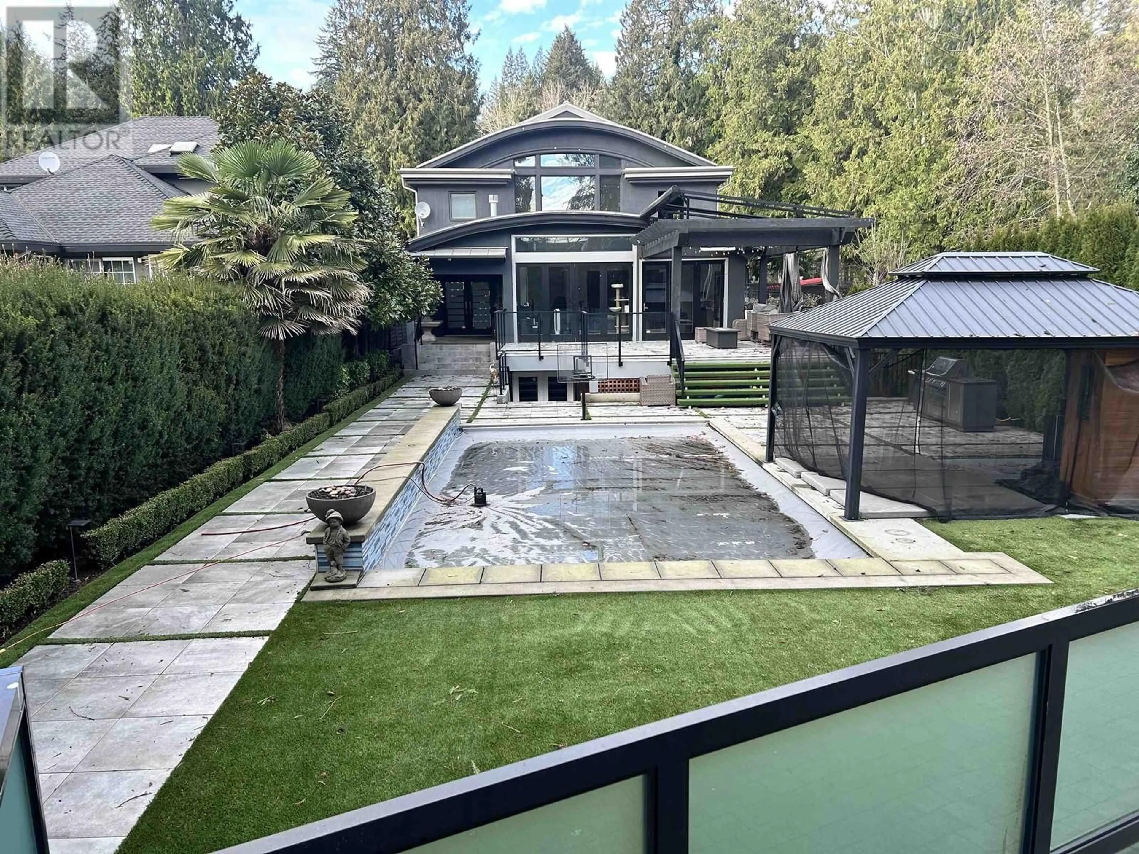 Patio, mountain view for 4215 EVERGREEN AVENUE, West Vancouver British Columbia V7V1H2