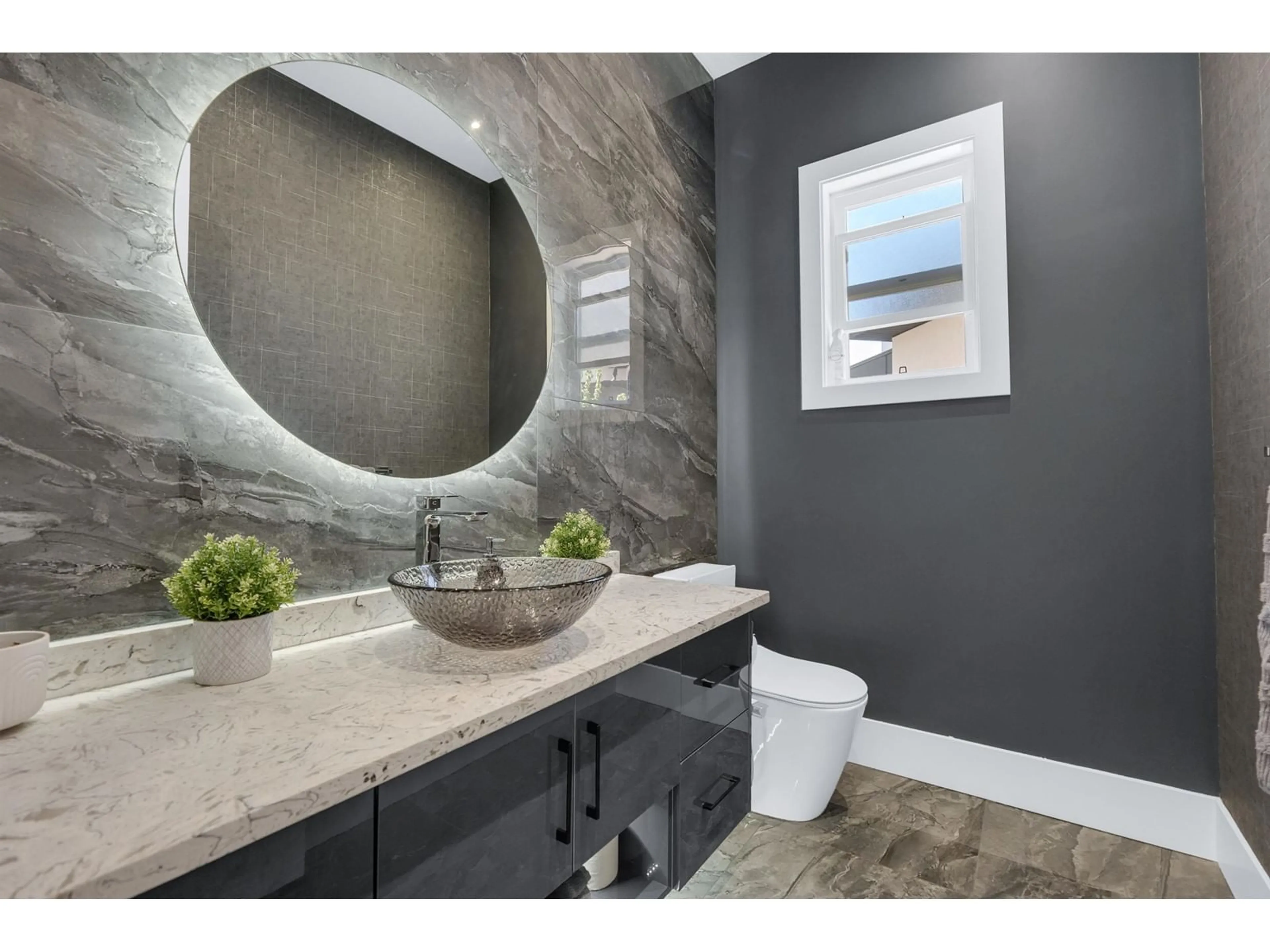 Contemporary bathroom, ceramic/tile floor for 2952 BERGMAN STREET, Abbotsford British Columbia V4X1H3