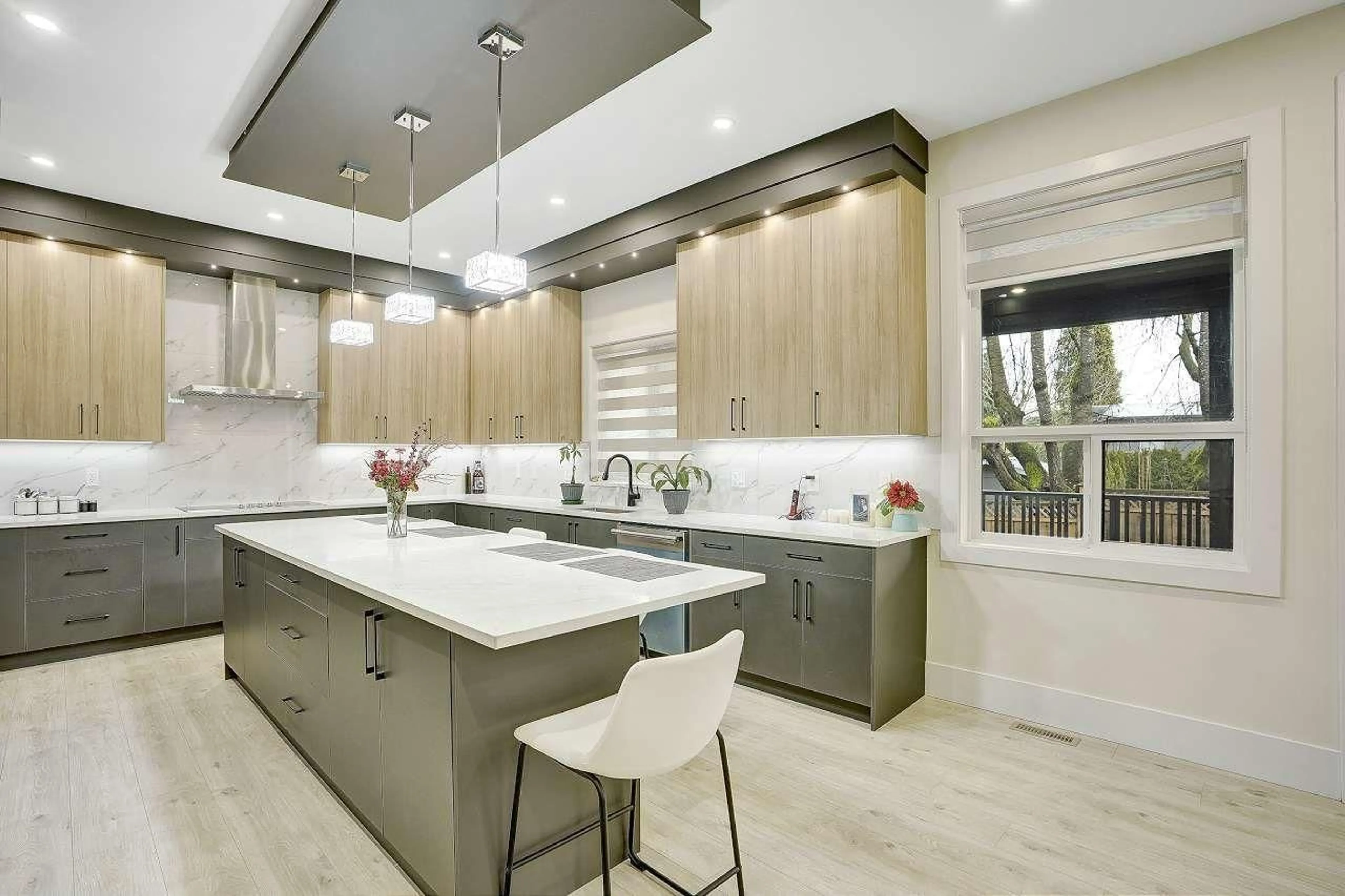 Contemporary kitchen, unknown for 2828 BABICH STREET, Abbotsford British Columbia V2S3K5