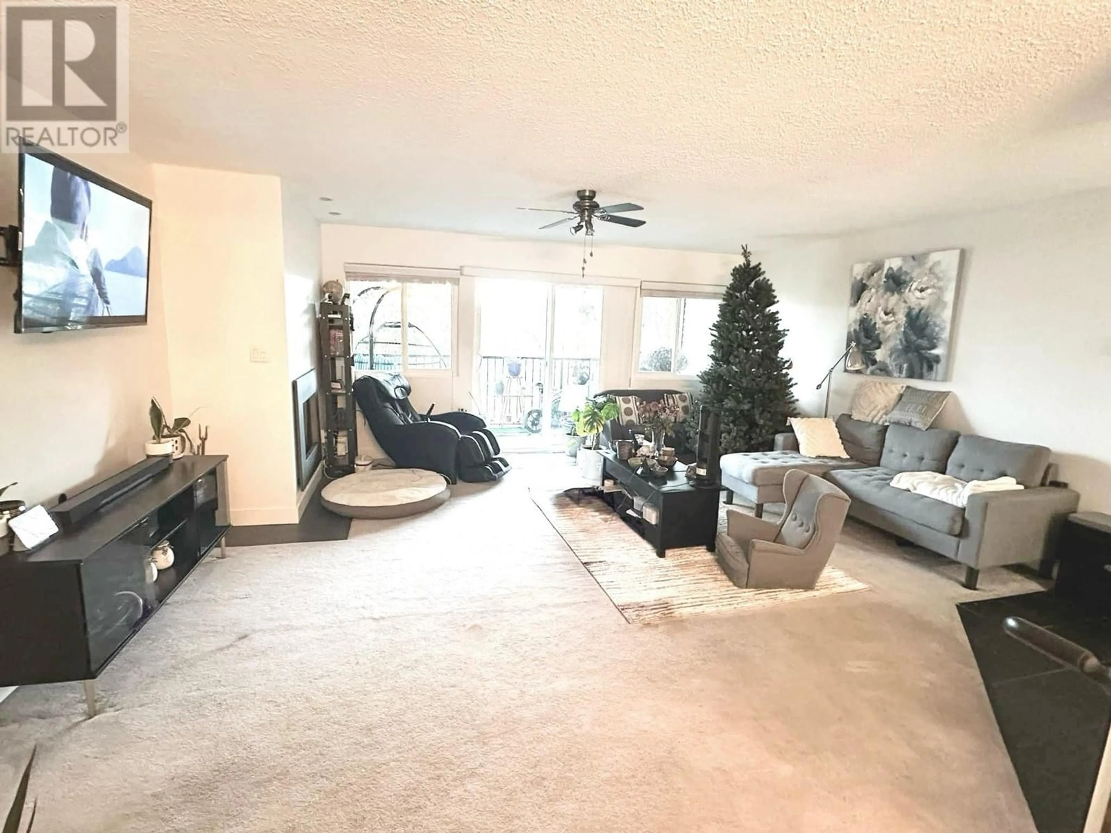 Living room with furniture, unknown for 1922 HIGHVIEW PLACE, Port Moody British Columbia V3H1N5