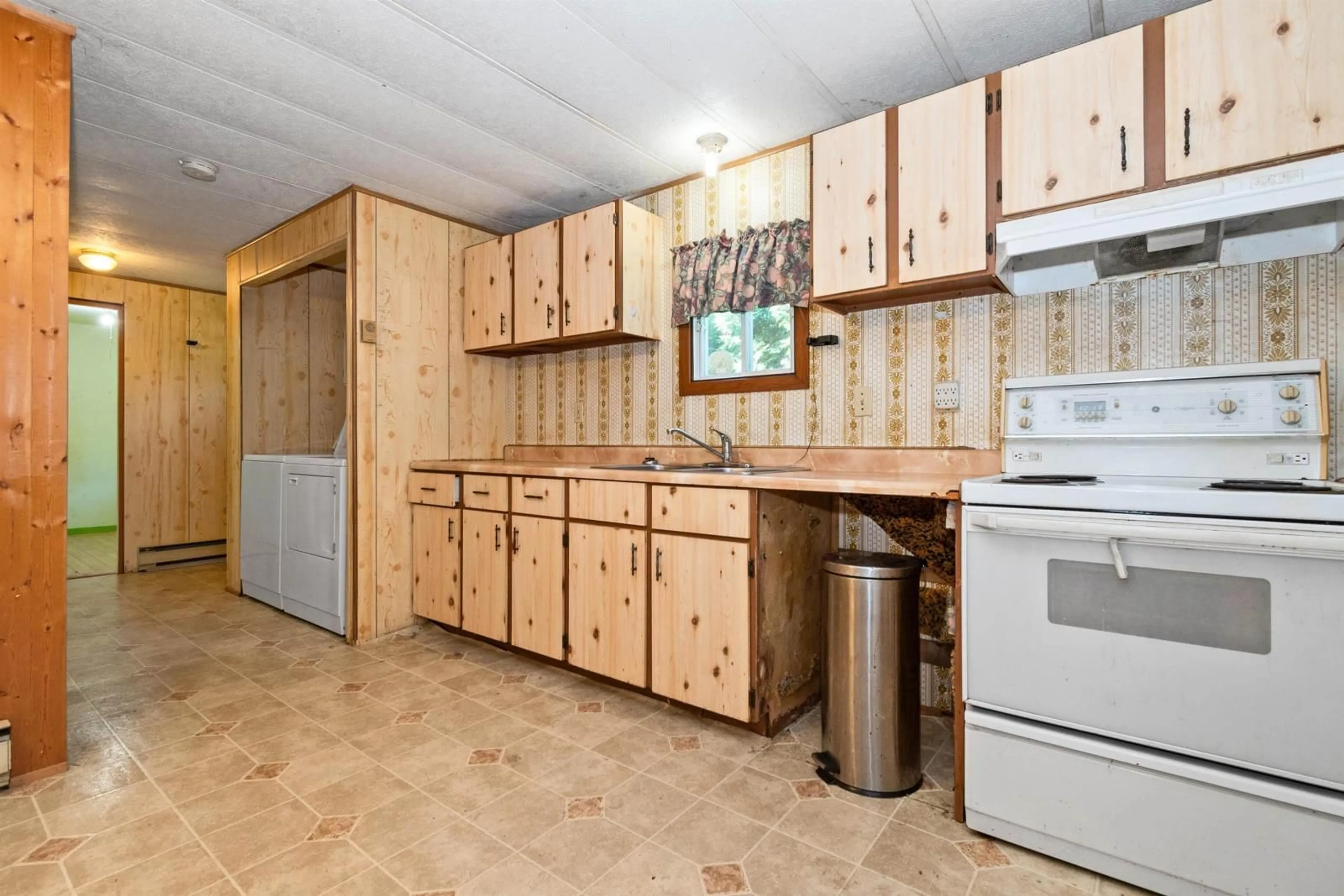 Standard kitchen, unknown for 57 5742 UNSWORTH ROAD|Sardis South, Chilliwack British Columbia V2R4P5