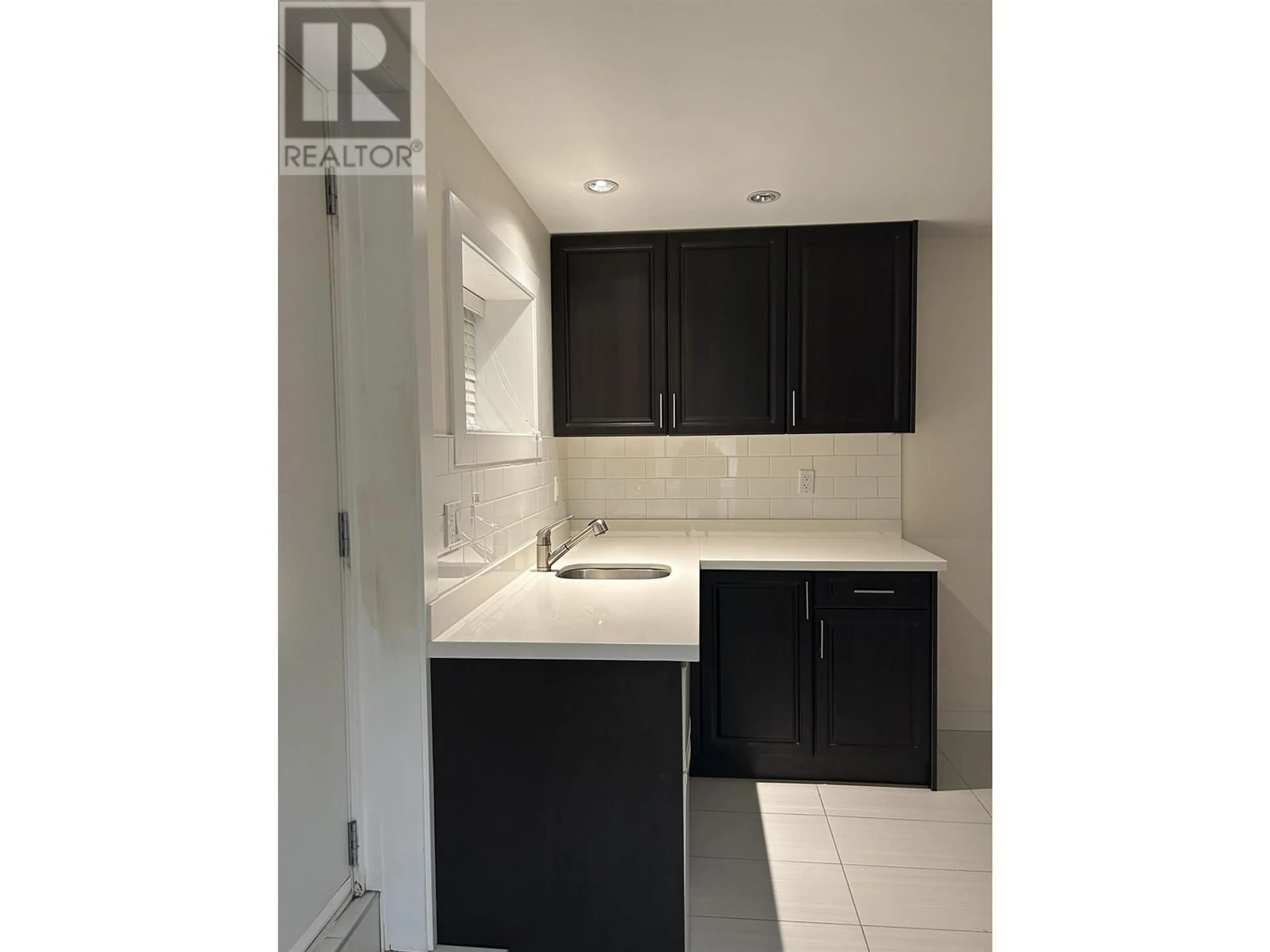 Standard kitchen, unknown for 5255 CHAMBERS STREET, Vancouver British Columbia V5R3M2