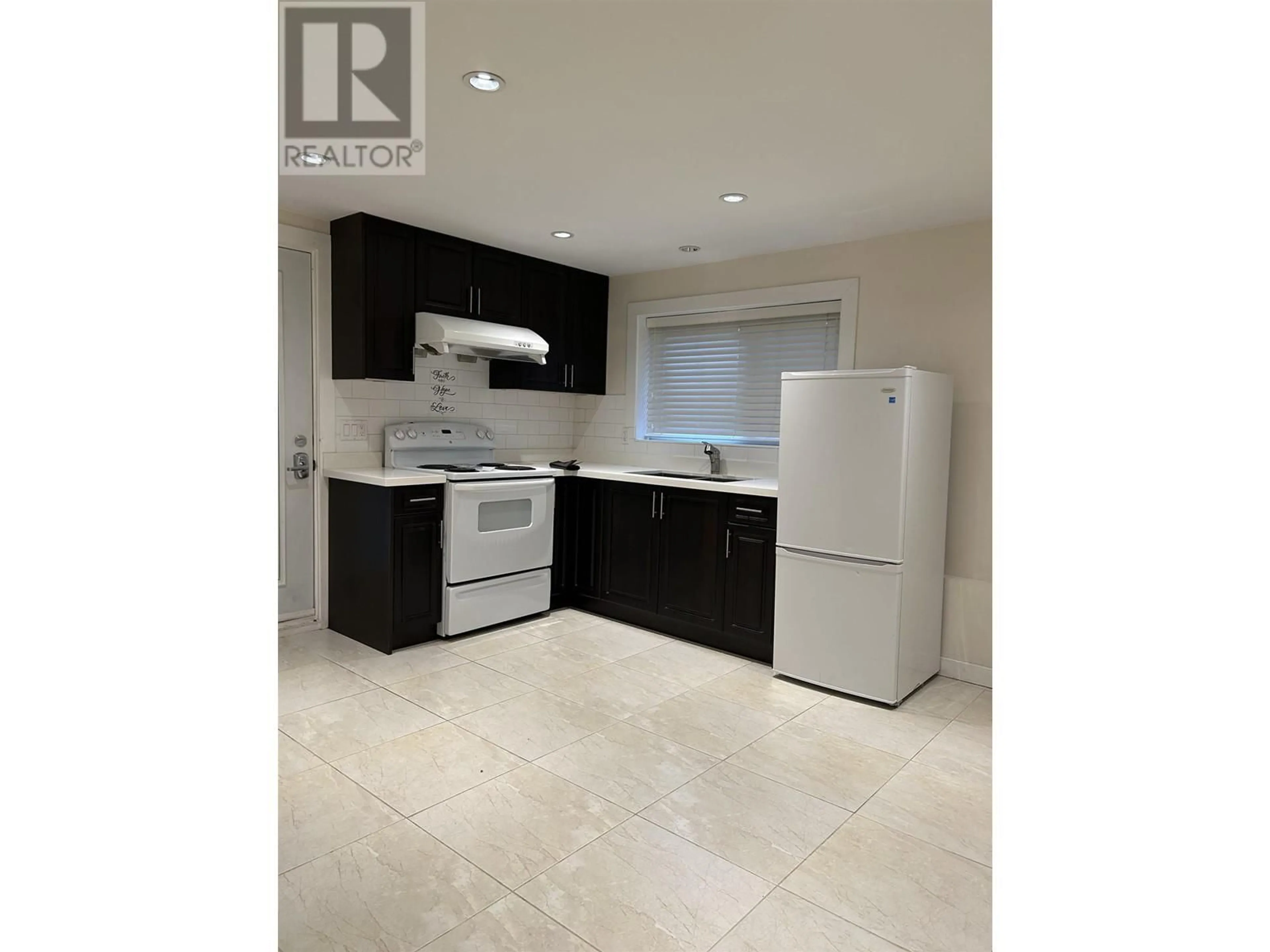 Standard kitchen, ceramic/tile floor for 5255 CHAMBERS STREET, Vancouver British Columbia V5R3M2