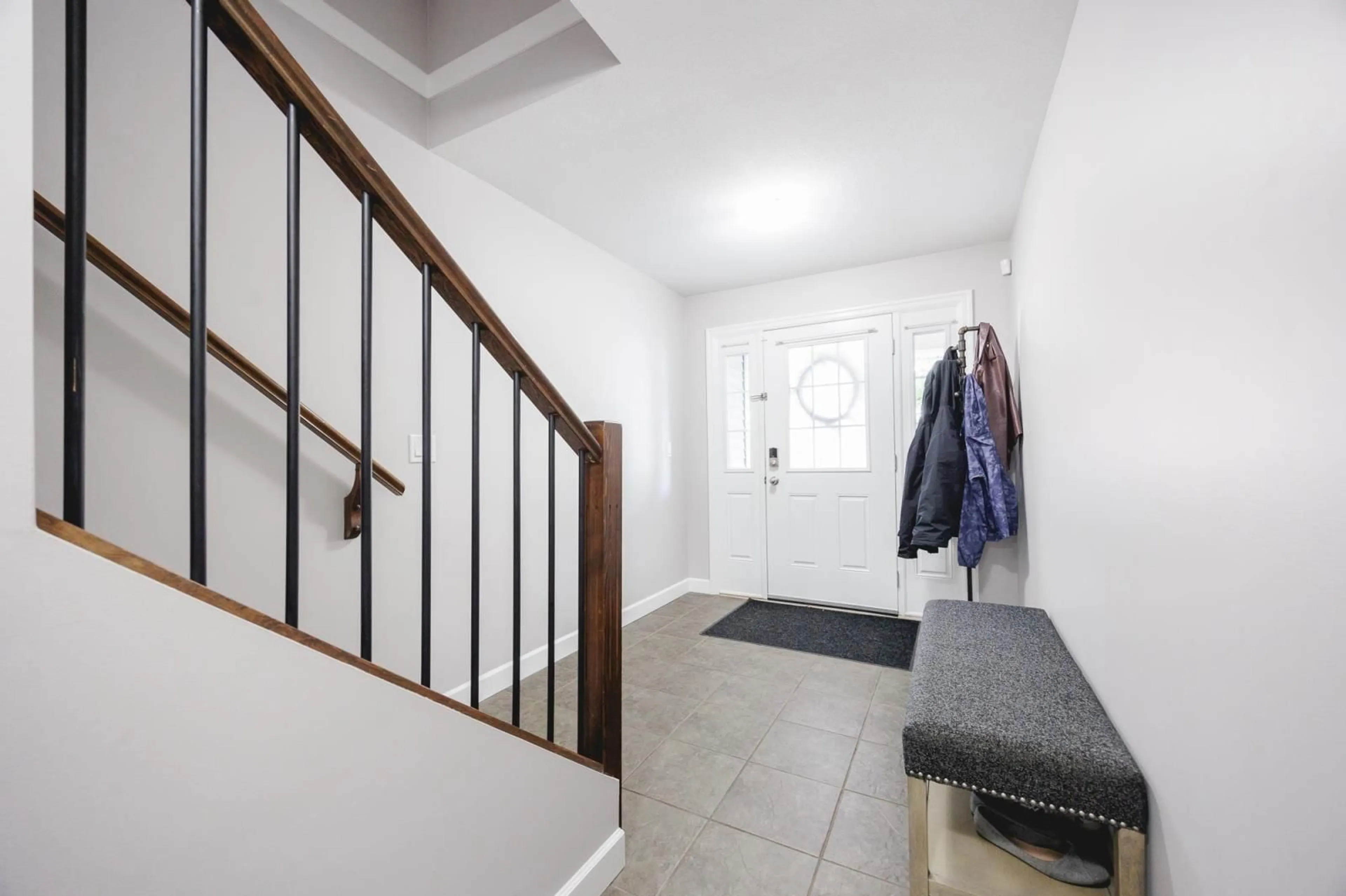 Indoor entryway for 45 5648 PROMONTORY ROAD|Promontory, Chilliwack British Columbia V2R0E5