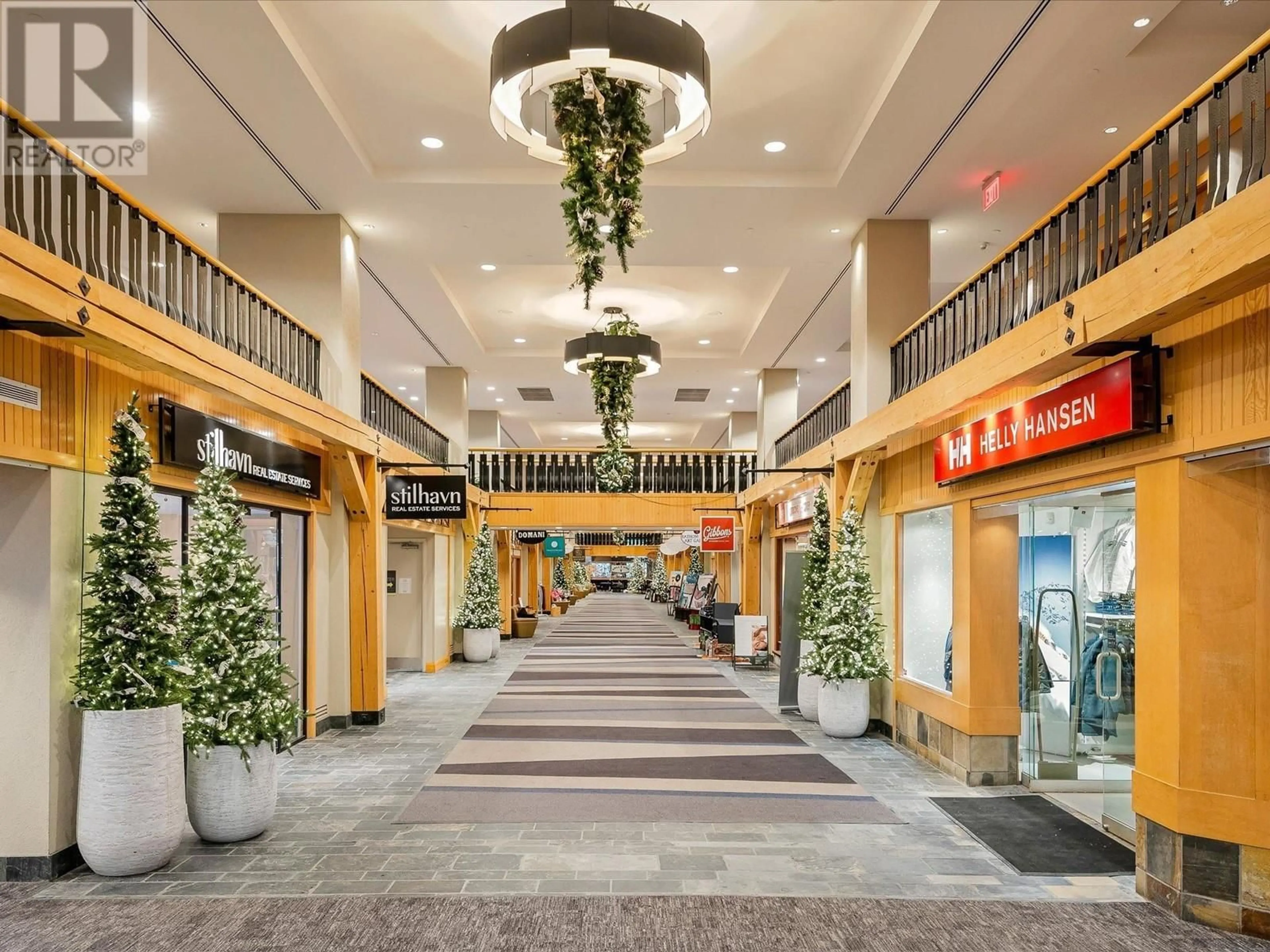 Indoor foyer for 408 4090 WHISTLER WAY, Whistler British Columbia V8E1J3