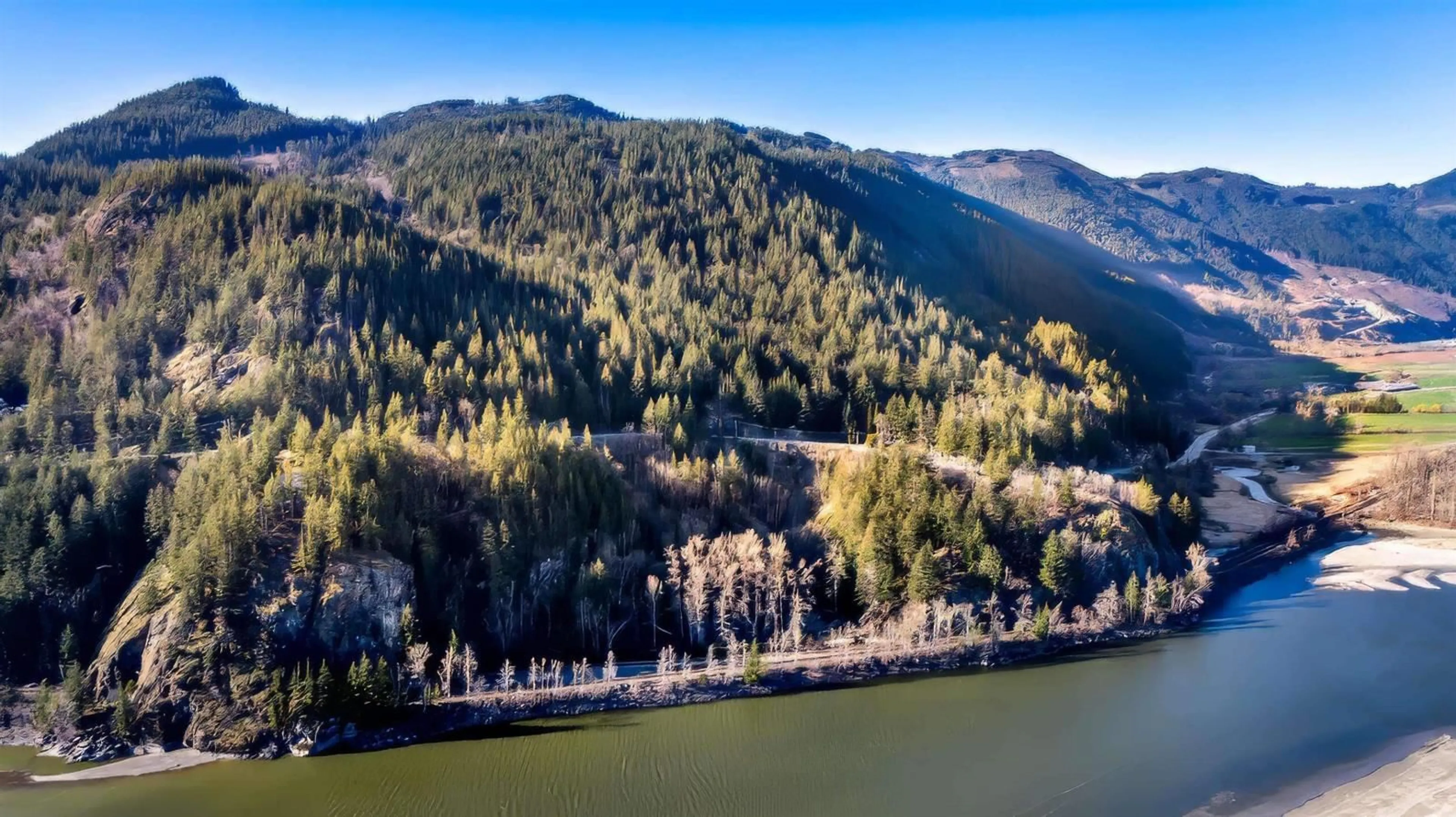 A pic from outside/outdoor area/front of a property/back of a property/a pic from drone, water/lake/river/ocean view for 3333 LOUGHEED HIGHWAY|Mt Woodside, Agassiz British Columbia V0M1A1