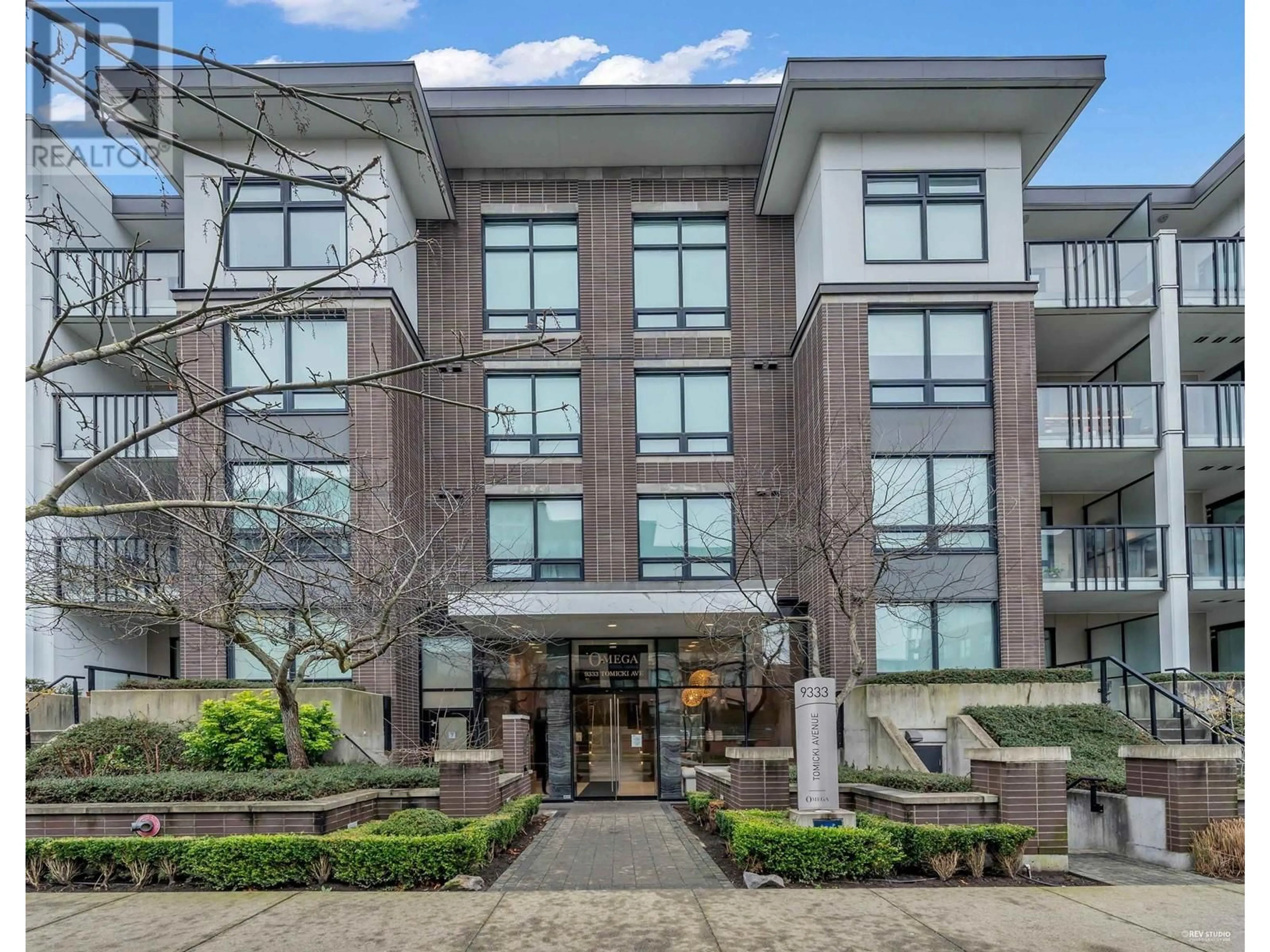 Indoor foyer for 127 9333 TOMICKI AVENUE, Richmond British Columbia V6X0L4