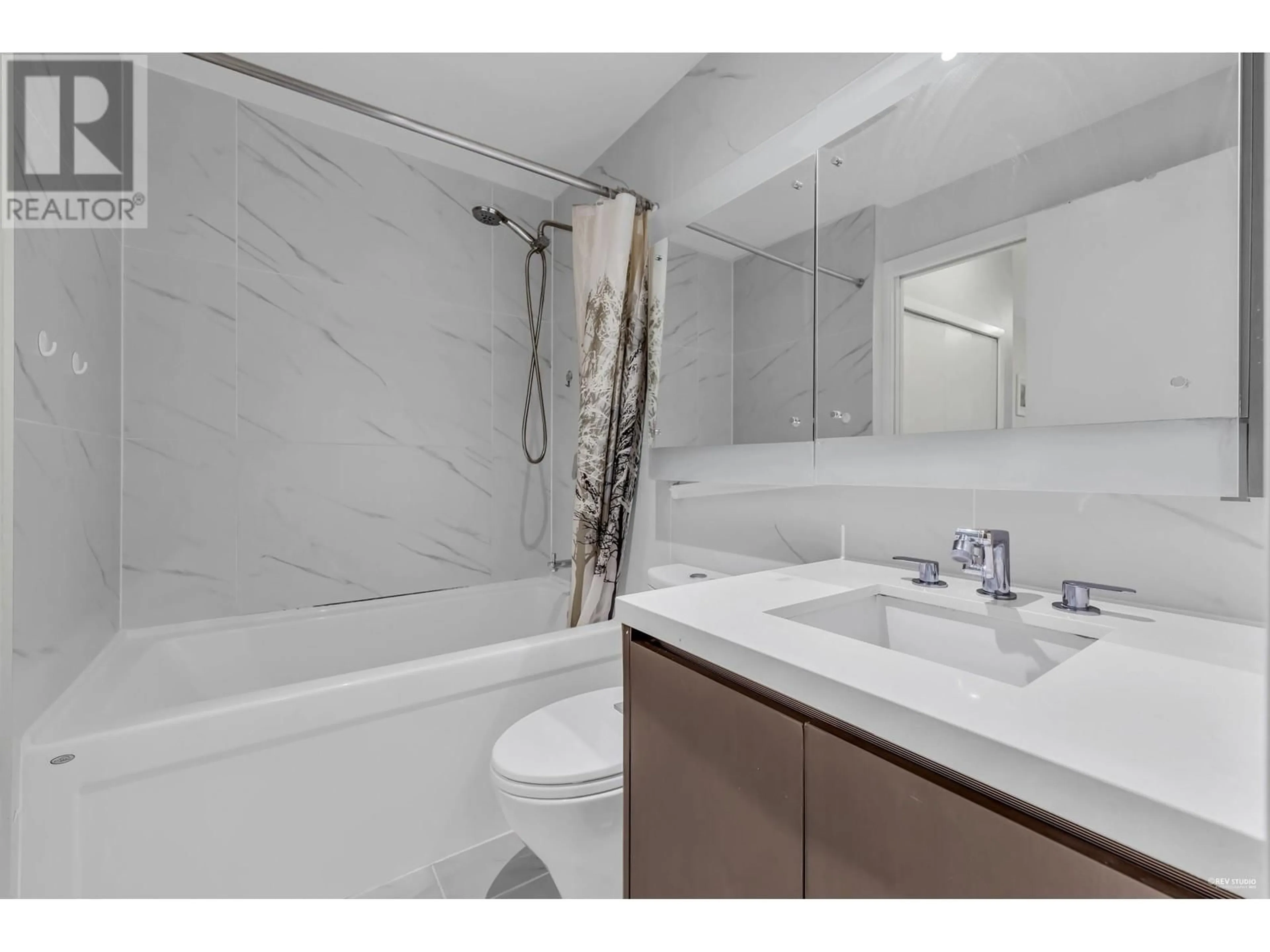 Standard bathroom, ceramic/tile floor for 127 9333 TOMICKI AVENUE, Richmond British Columbia V6X0L4