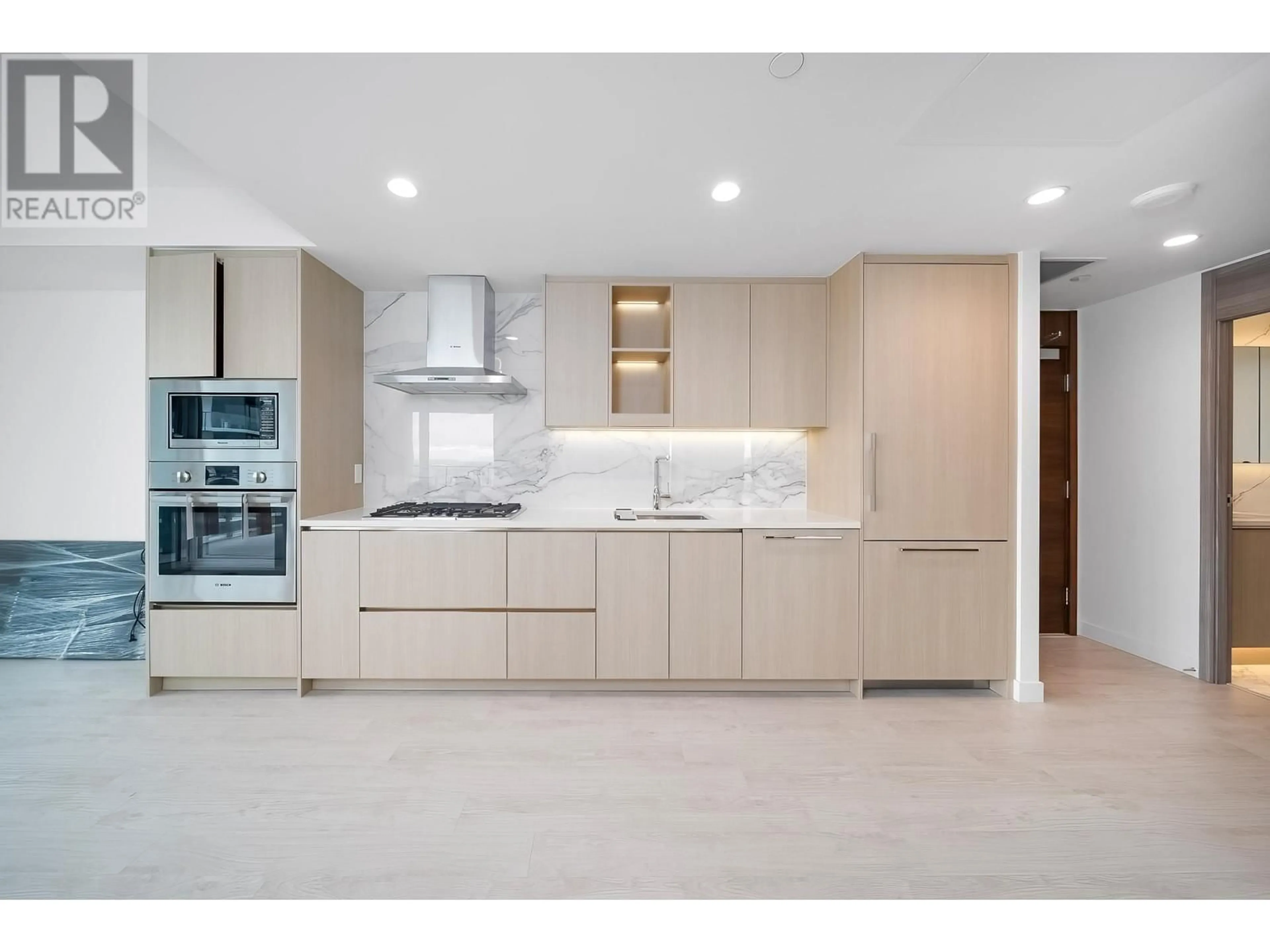 Open concept kitchen, ceramic/tile floor for 3204 4890 LOUGHEED HIGHWAY, Burnaby British Columbia V5C0N2