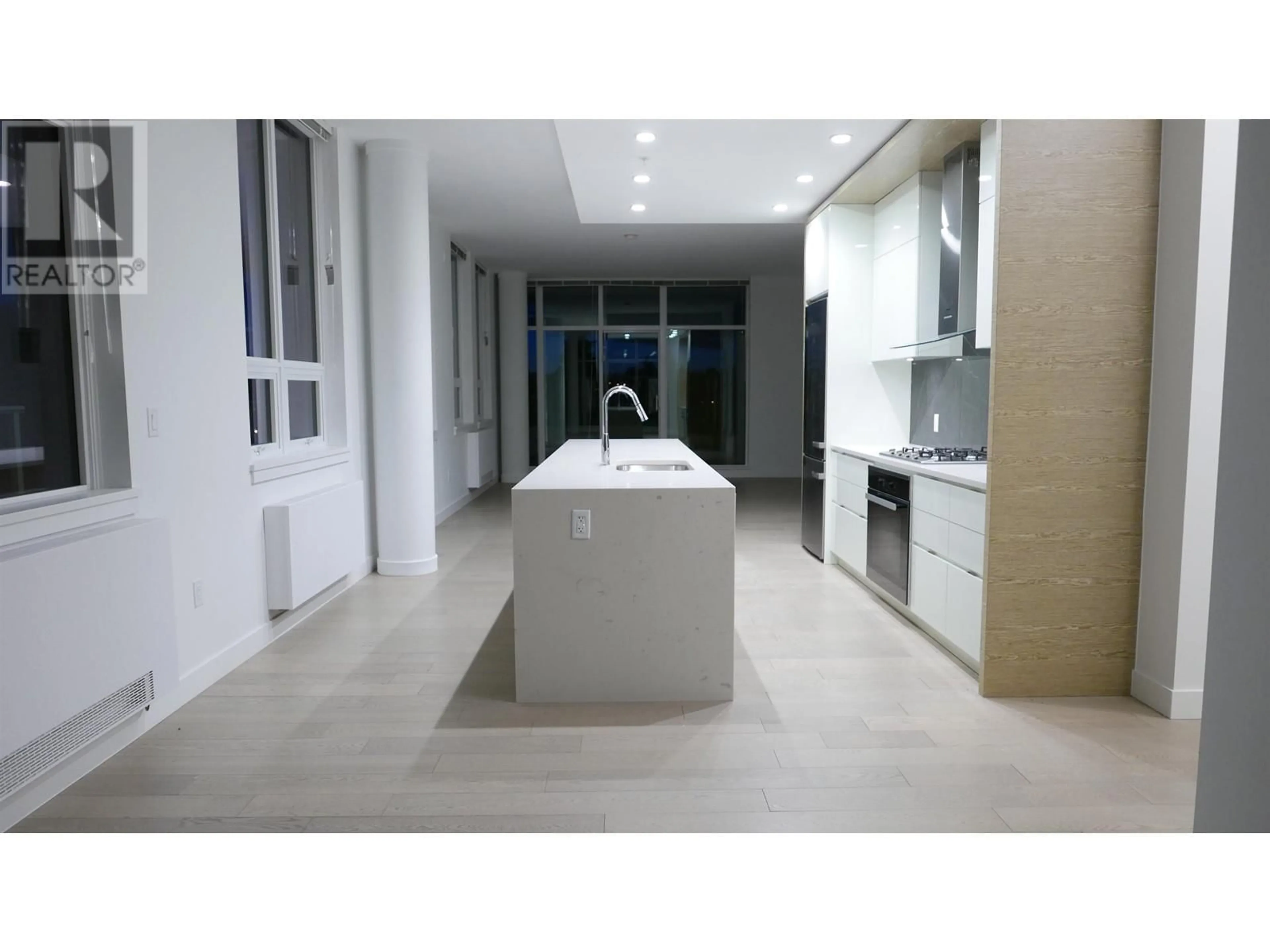 Contemporary kitchen, ceramic/tile floor for 504 6733 CAMBIE STREET, Vancouver British Columbia V6P3H1