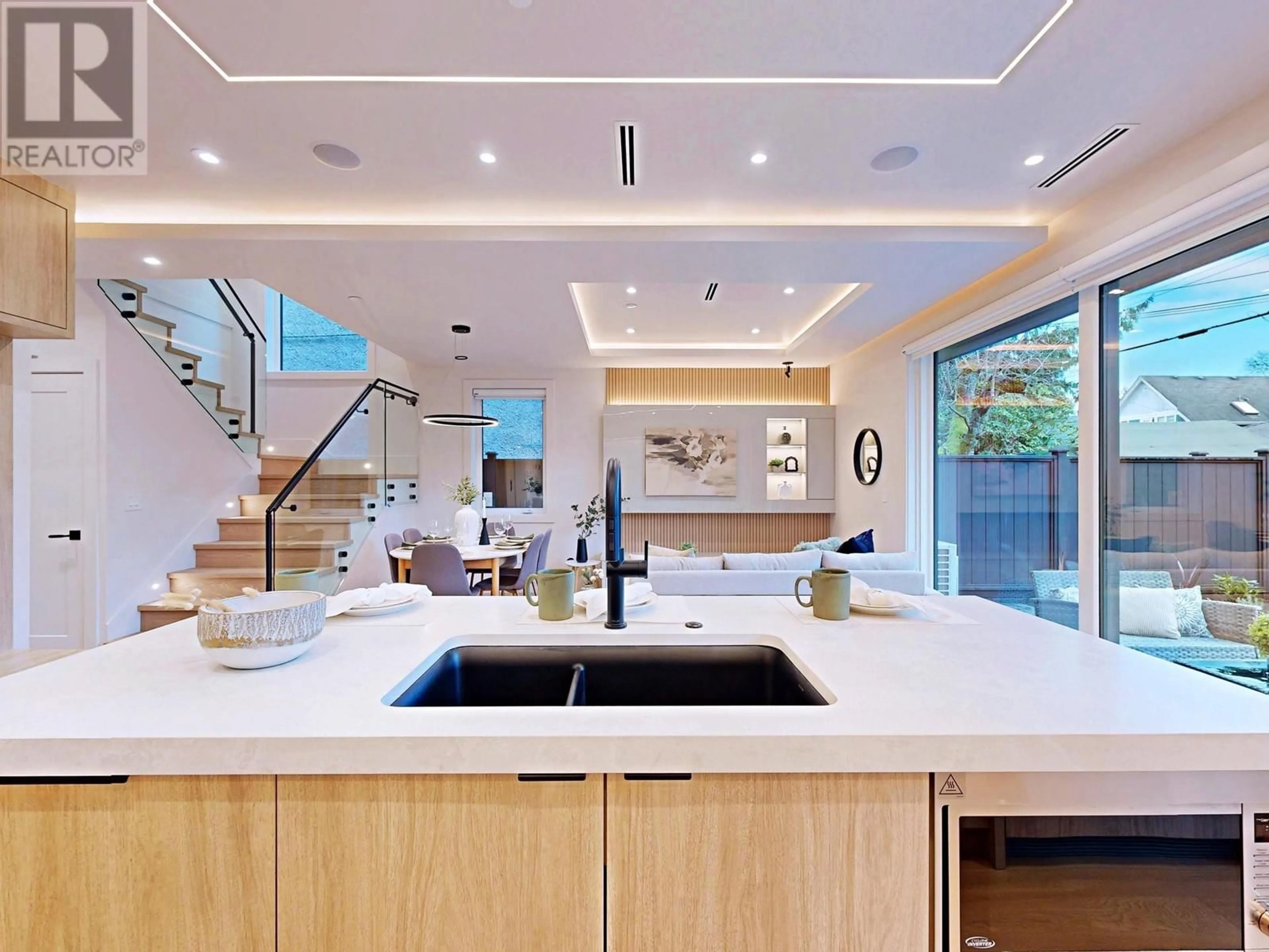 Contemporary kitchen, unknown for 2 - 3466 22ND AVENUE, Vancouver British Columbia V6S1J2