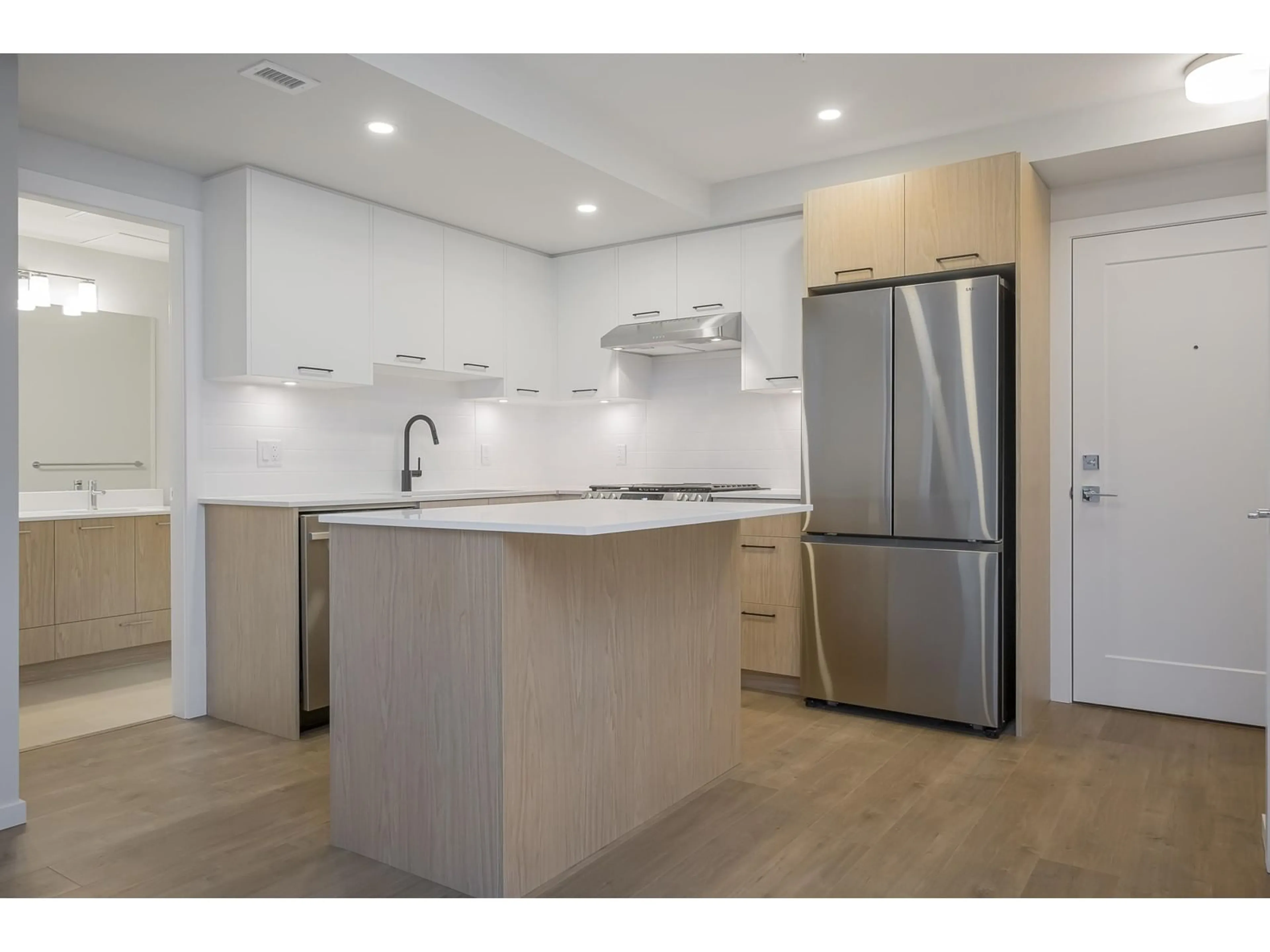 Open concept kitchen, unknown for 102 3317 148 STREET, Surrey British Columbia V4P0H5