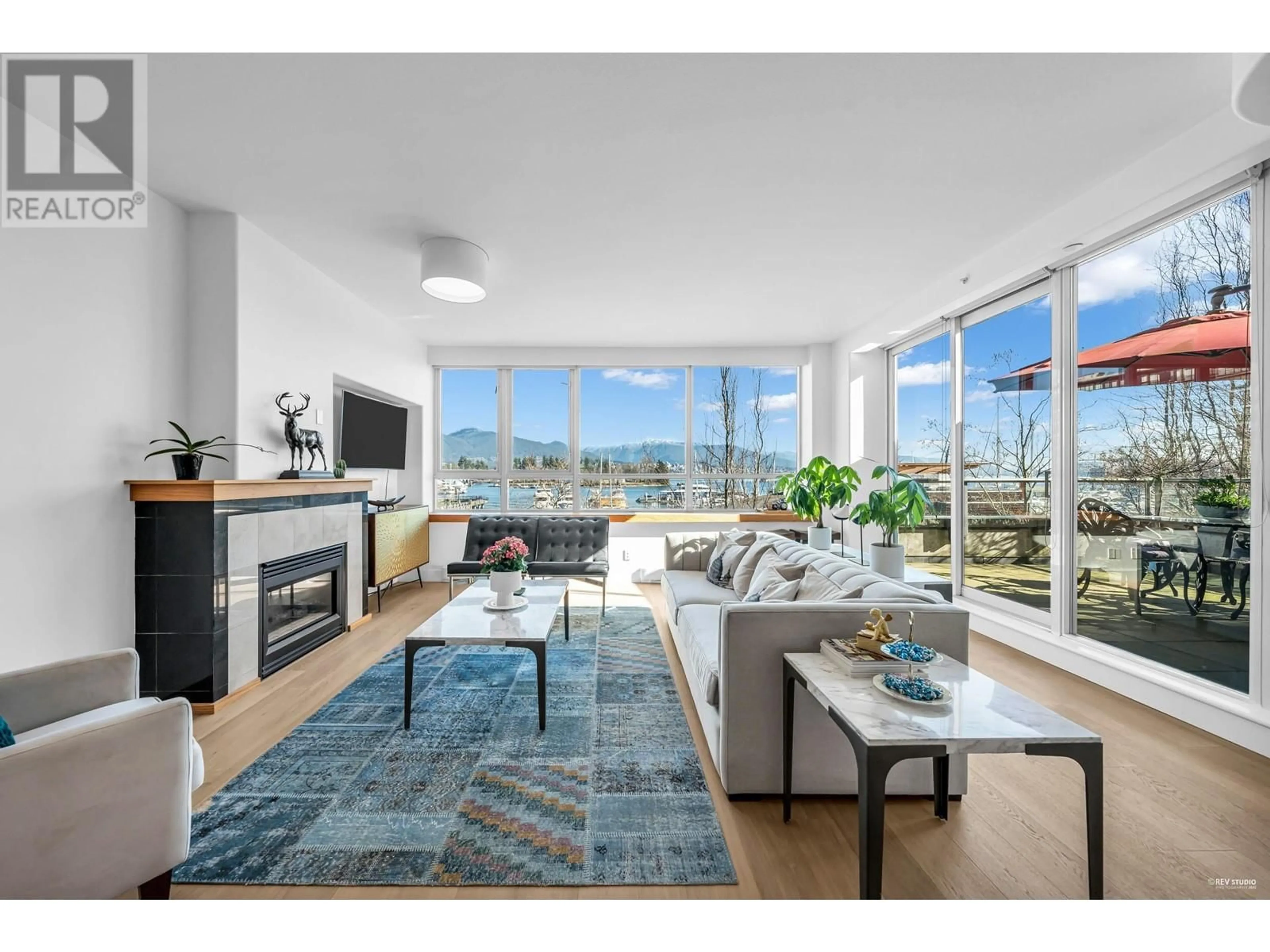 Living room with furniture, unknown for L302 - 1550 COAL HARBOUR QUAY, Vancouver British Columbia V6G3G1