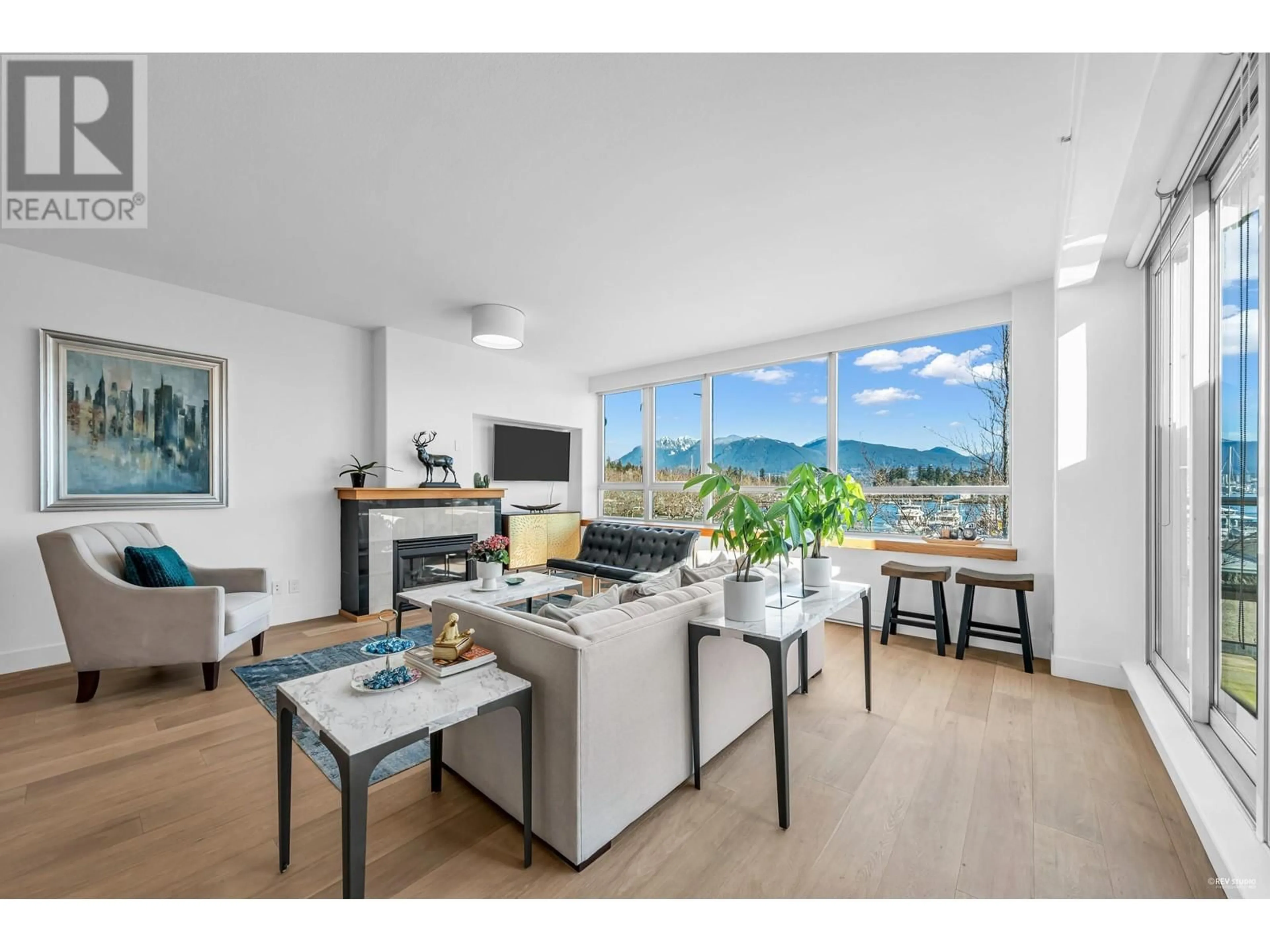 Living room with furniture, unknown for L302 - 1550 COAL HARBOUR QUAY, Vancouver British Columbia V6G3G1
