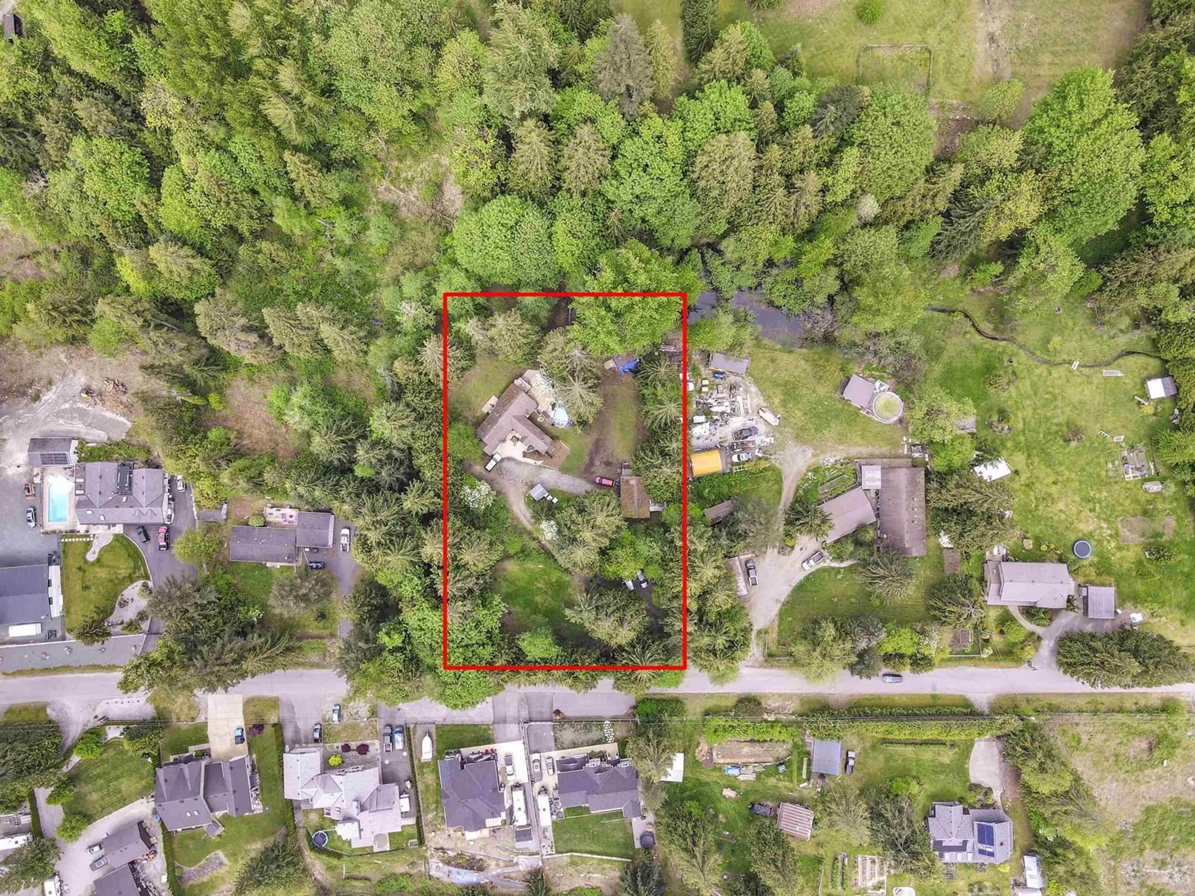 A pic from outside/outdoor area/front of a property/back of a property/a pic from drone, street for 31731 BENCH AVENUE, Mission British Columbia V4S1E6