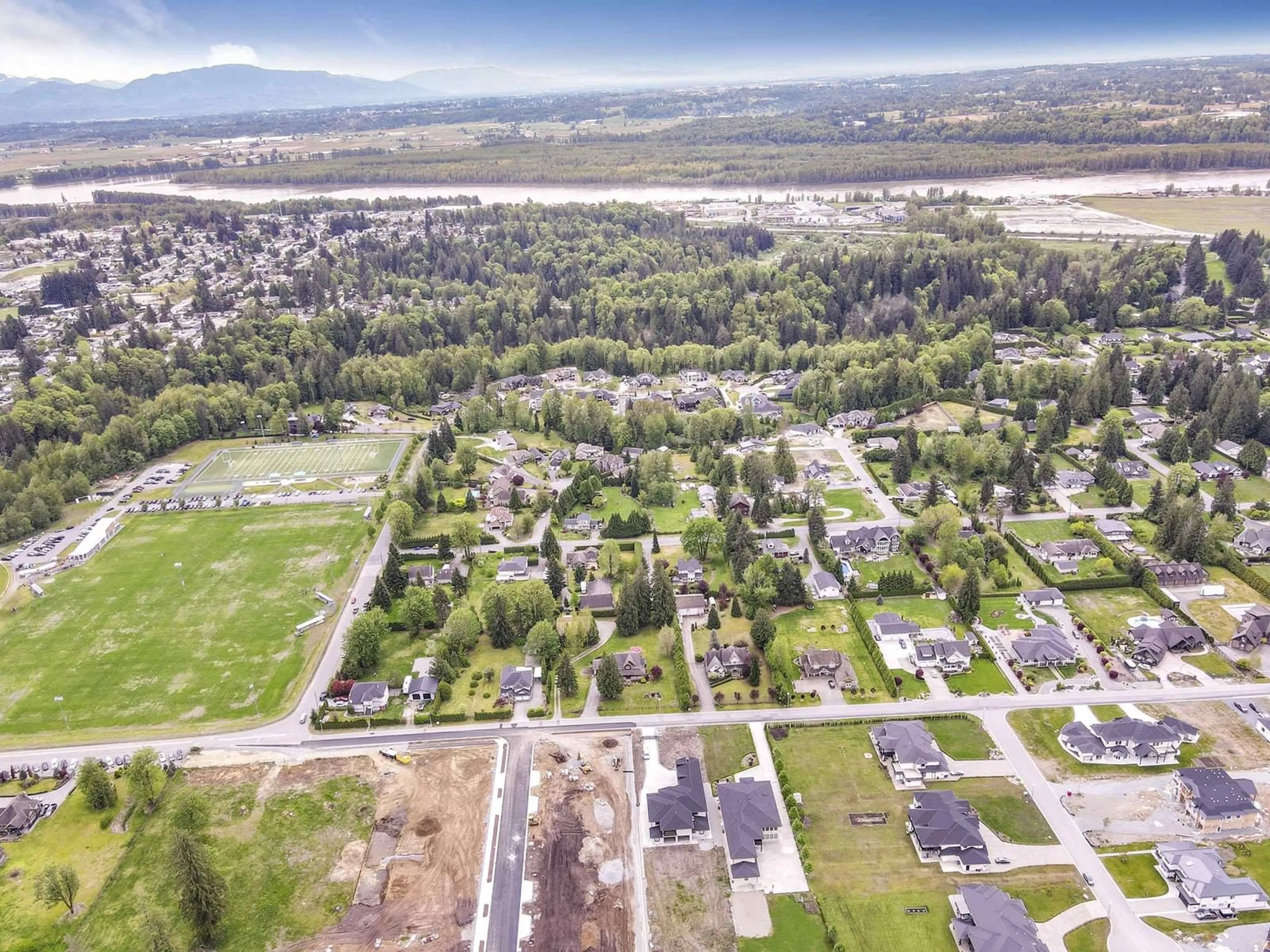 A pic from outside/outdoor area/front of a property/back of a property/a pic from drone, mountain view for 31731 BENCH AVENUE, Mission British Columbia V4S1E6