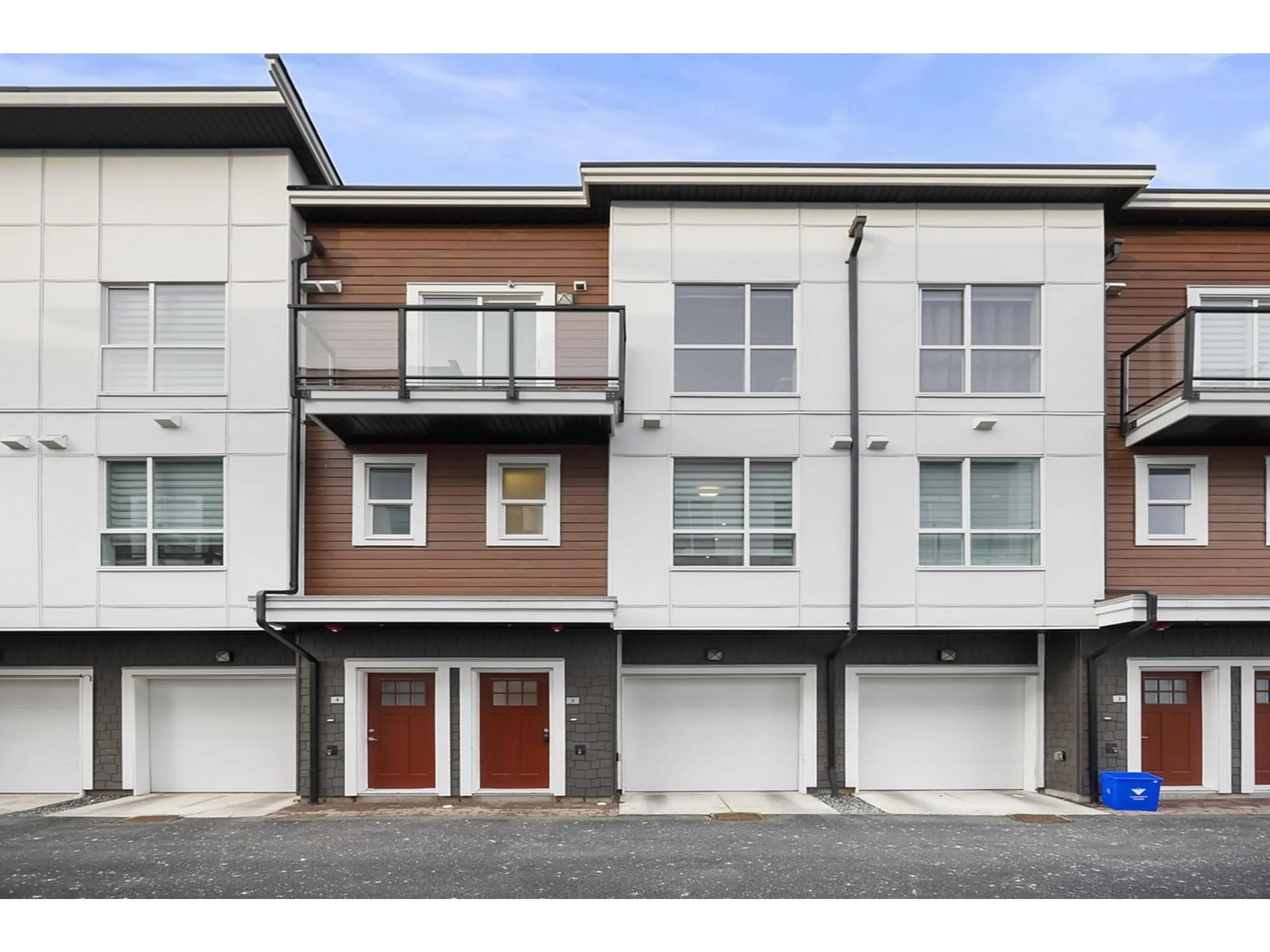 Unknown for 3 5475 199A STREET, Langley British Columbia V3A1J7