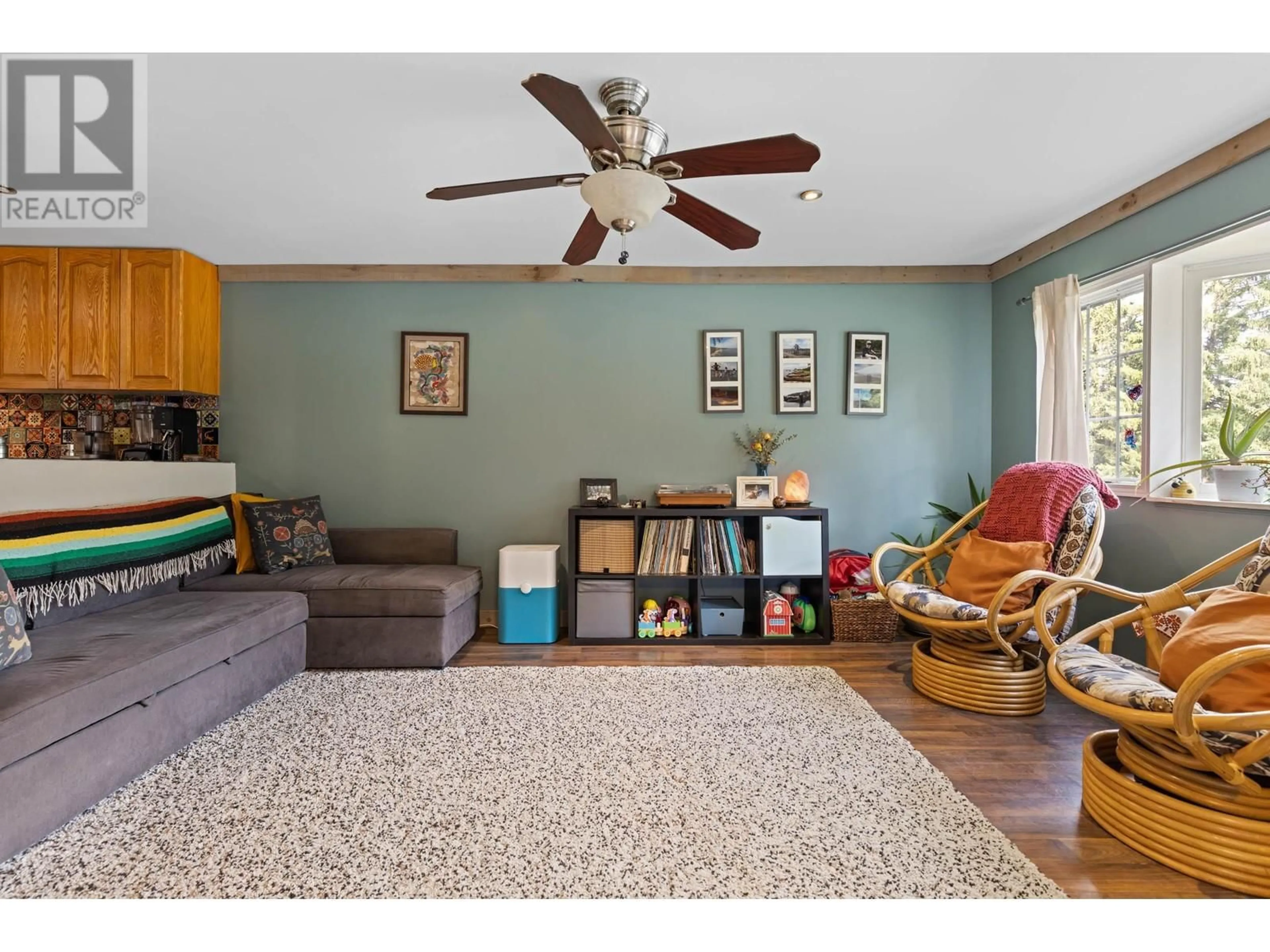 Living room with furniture, unknown for 1 7617 PEMBERTON MEADOWS ROAD, Pemberton British Columbia V0N2L2