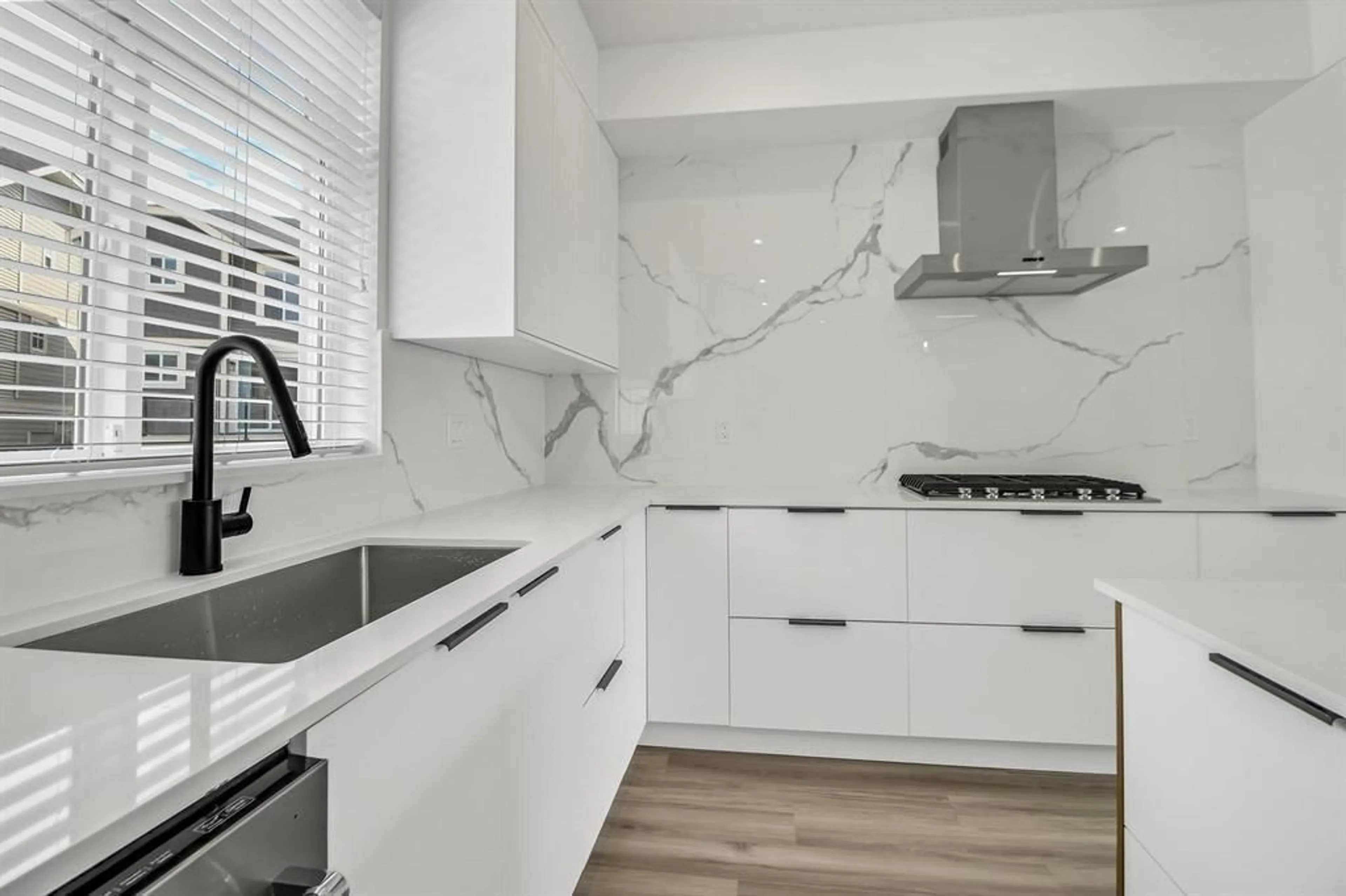Contemporary kitchen, ceramic/tile floor for 34 - 10488 124, Surrey British Columbia V3V0E9